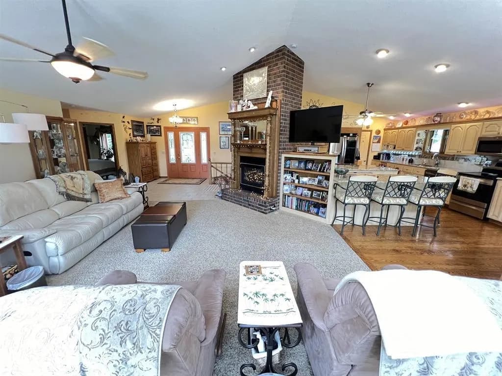 Property at 412  Airpark - Image 6