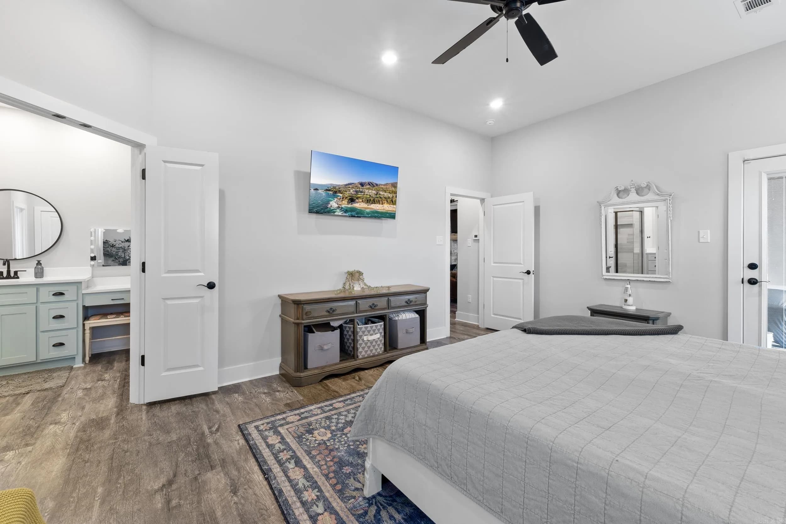 Property at 36  Union - Image 26