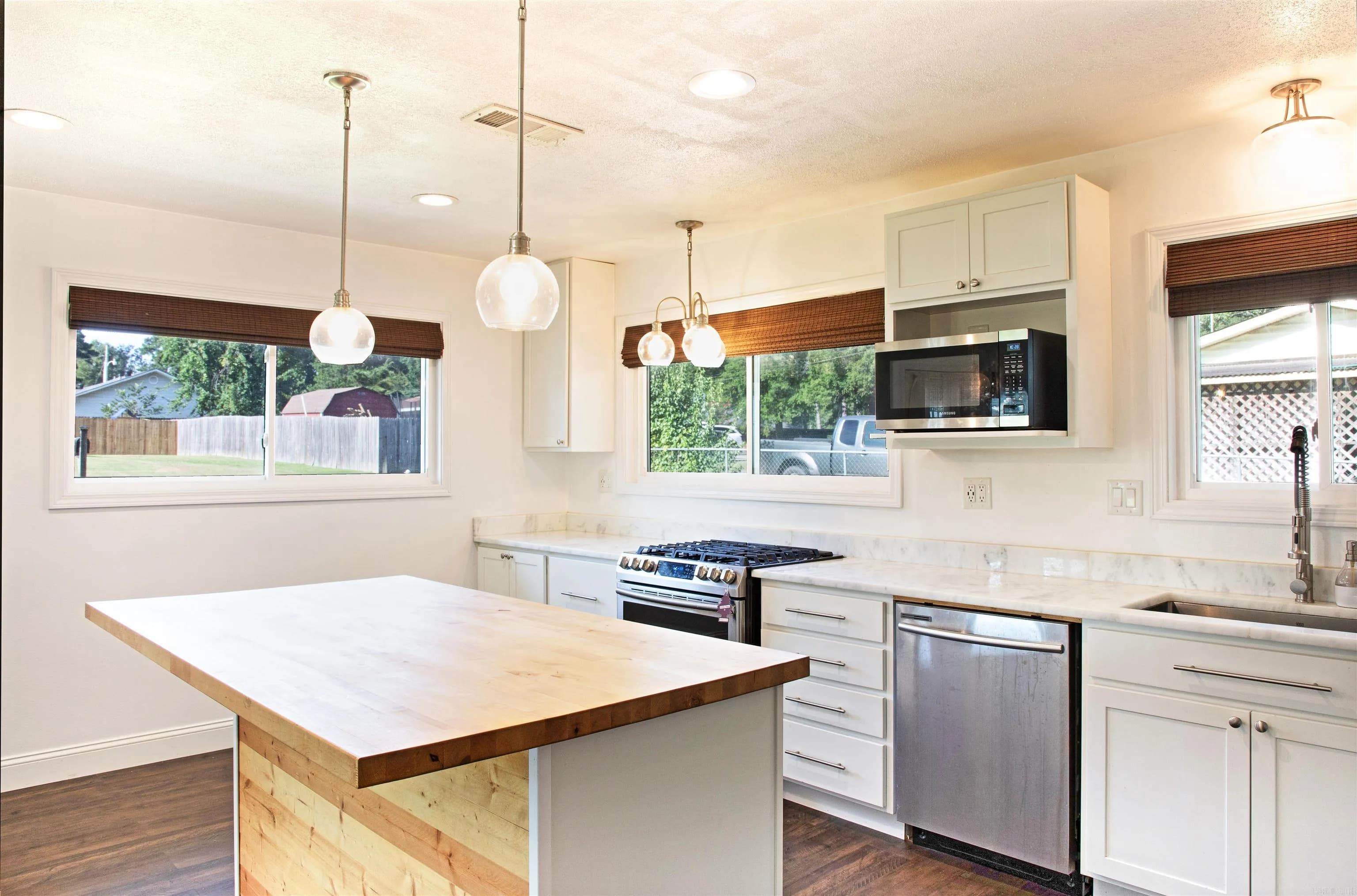 Property at 403  Cooper - Image 3