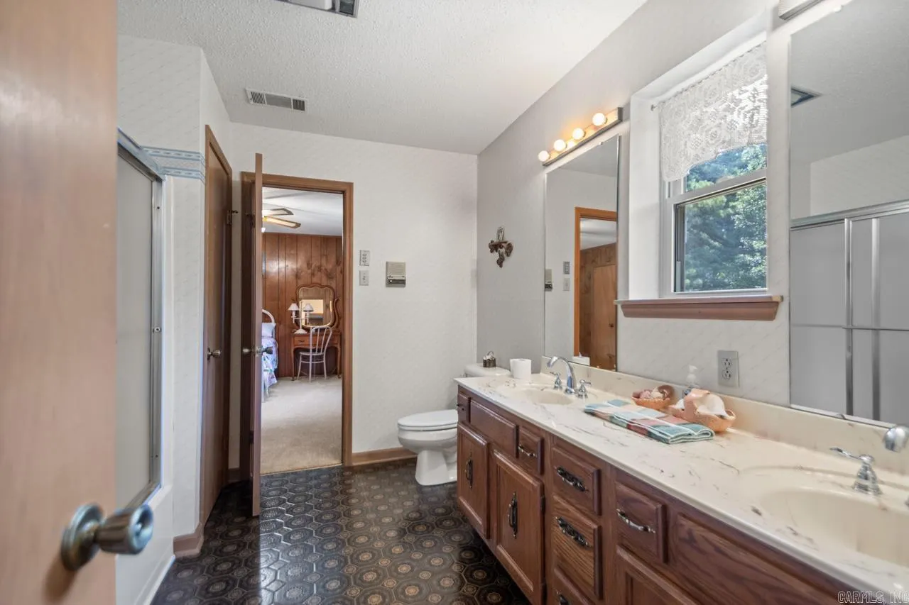 Property at 1707  Johnswood - Image 32