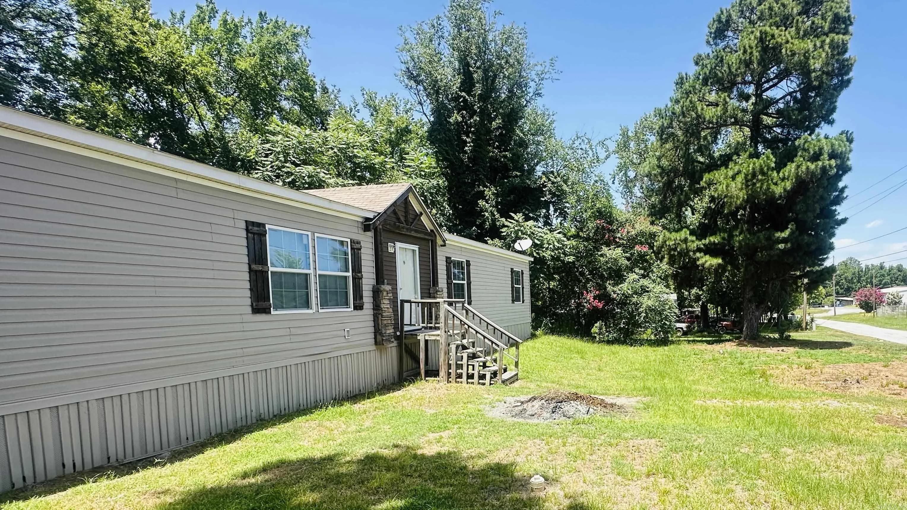 Property at 211  Perla - Image 2