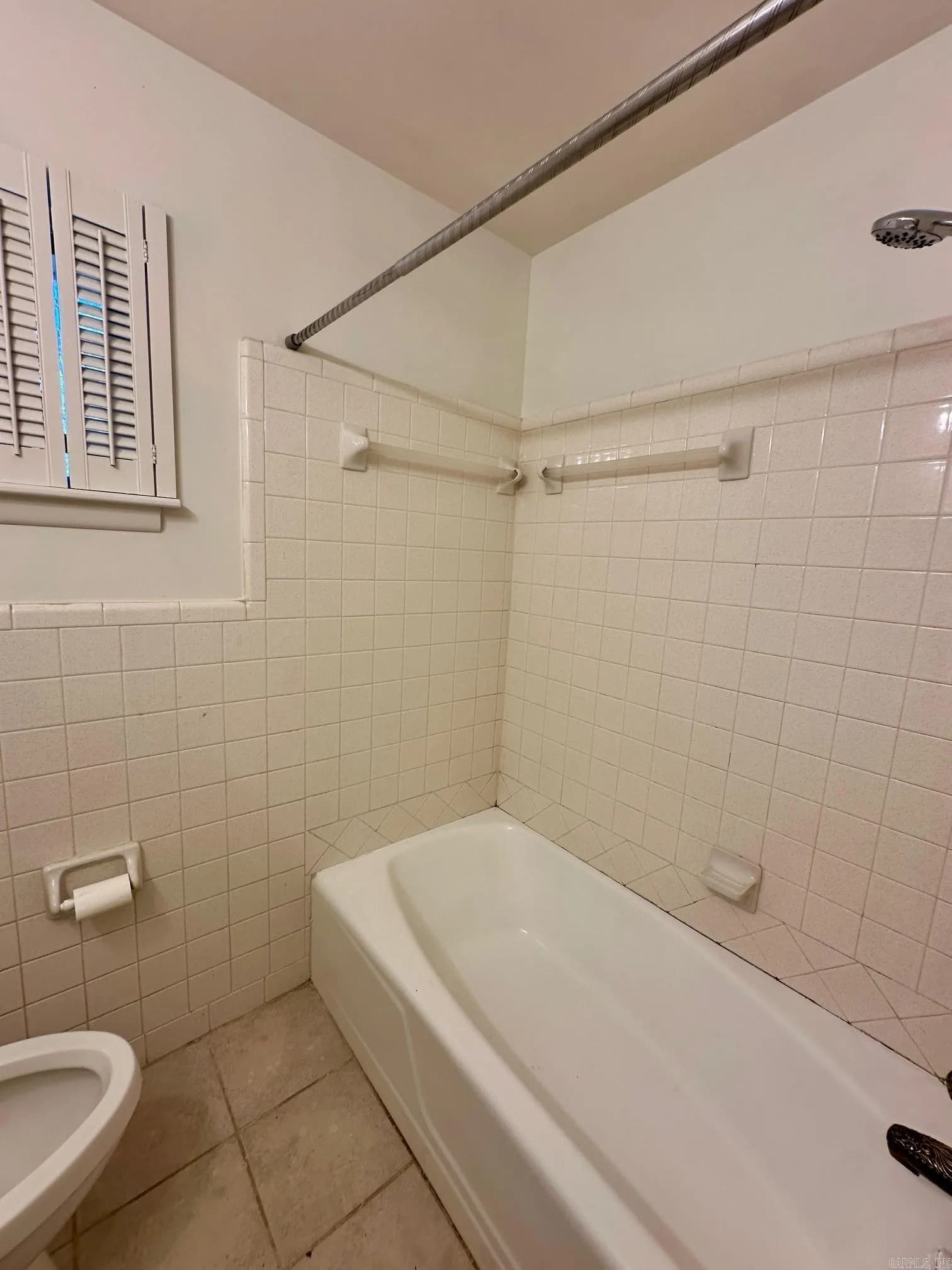 Property at 323  Santa fe - Image 9