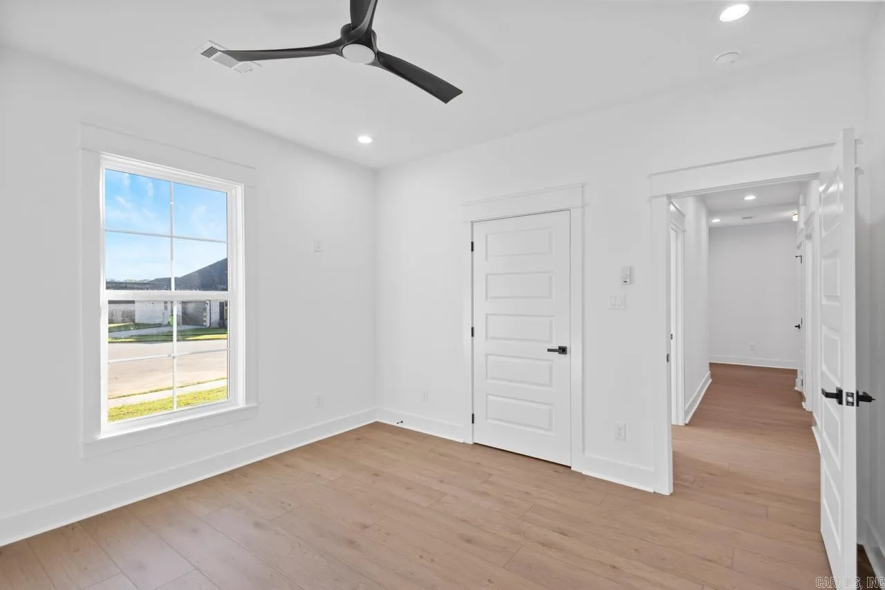 Property at 6049  Coral ridge - Image 23