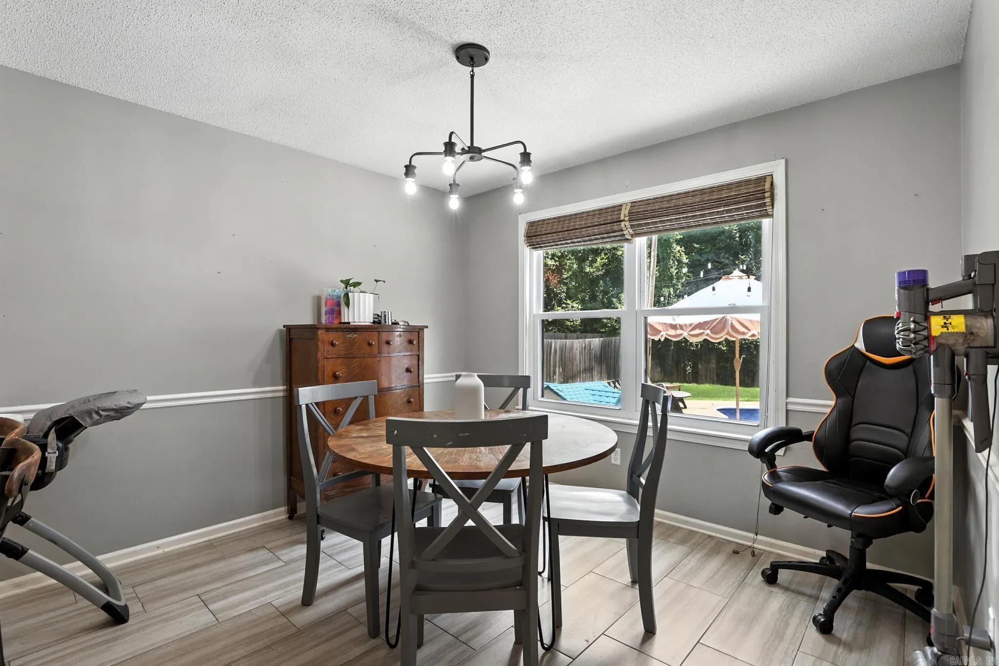 Property at 28  Crestwood dr - Image 17