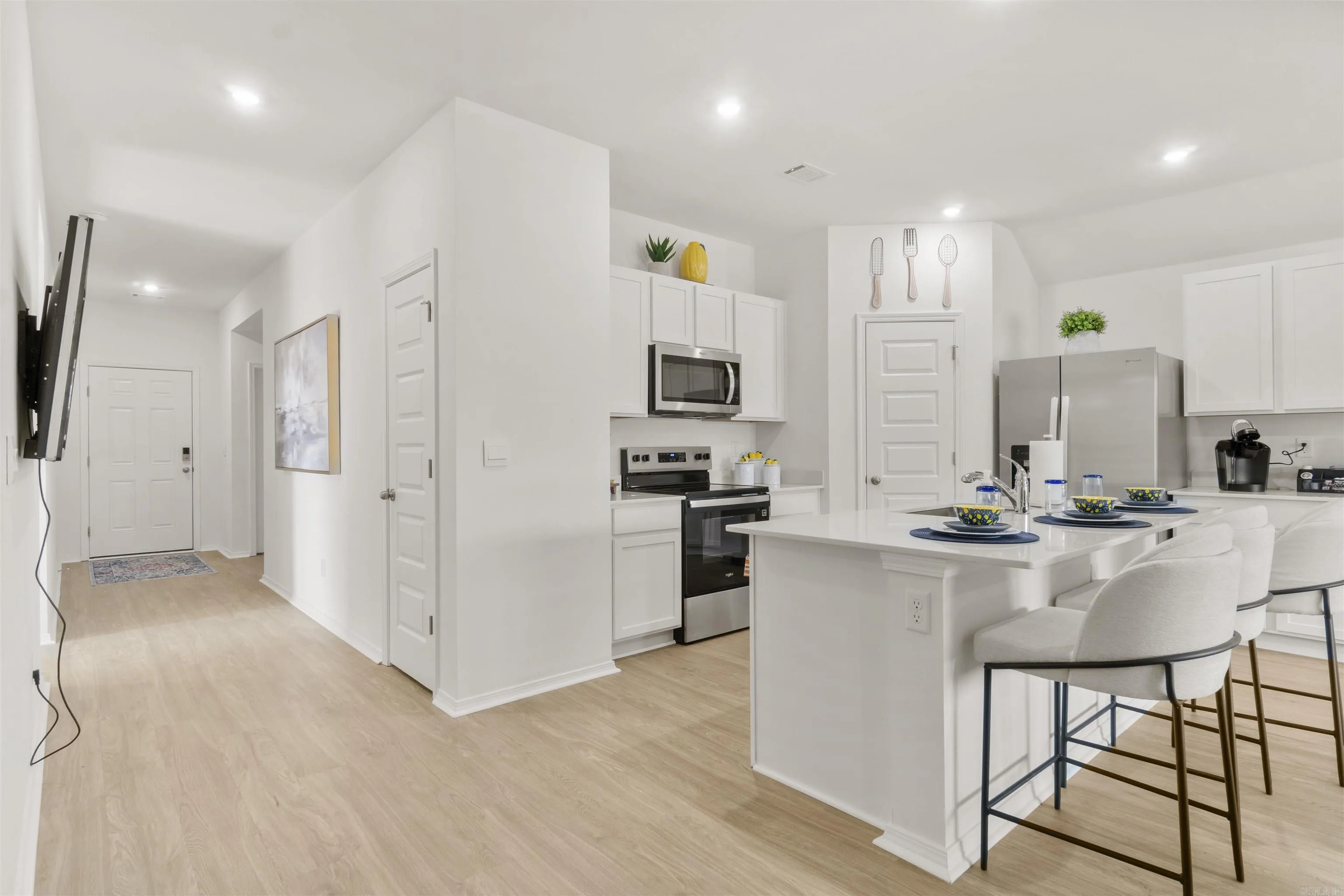 Property at 1606  Ridgefield - Image 2