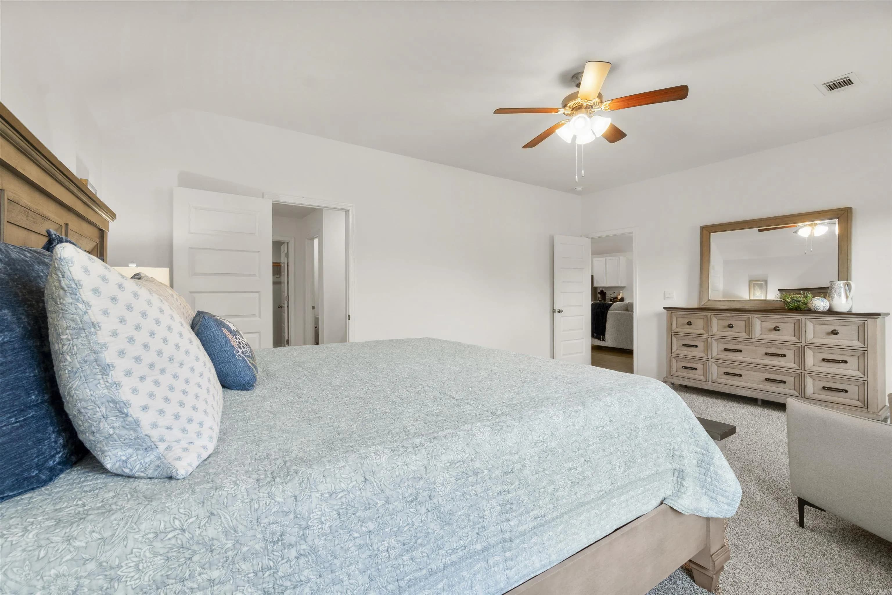 Property at 1606  Ridgefield - Image 23