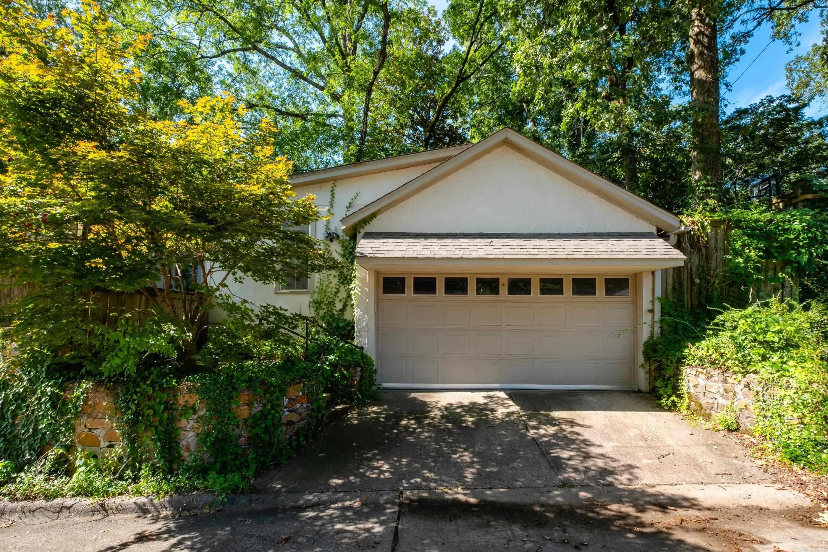 Property at 1920  Beechwood - Image 38