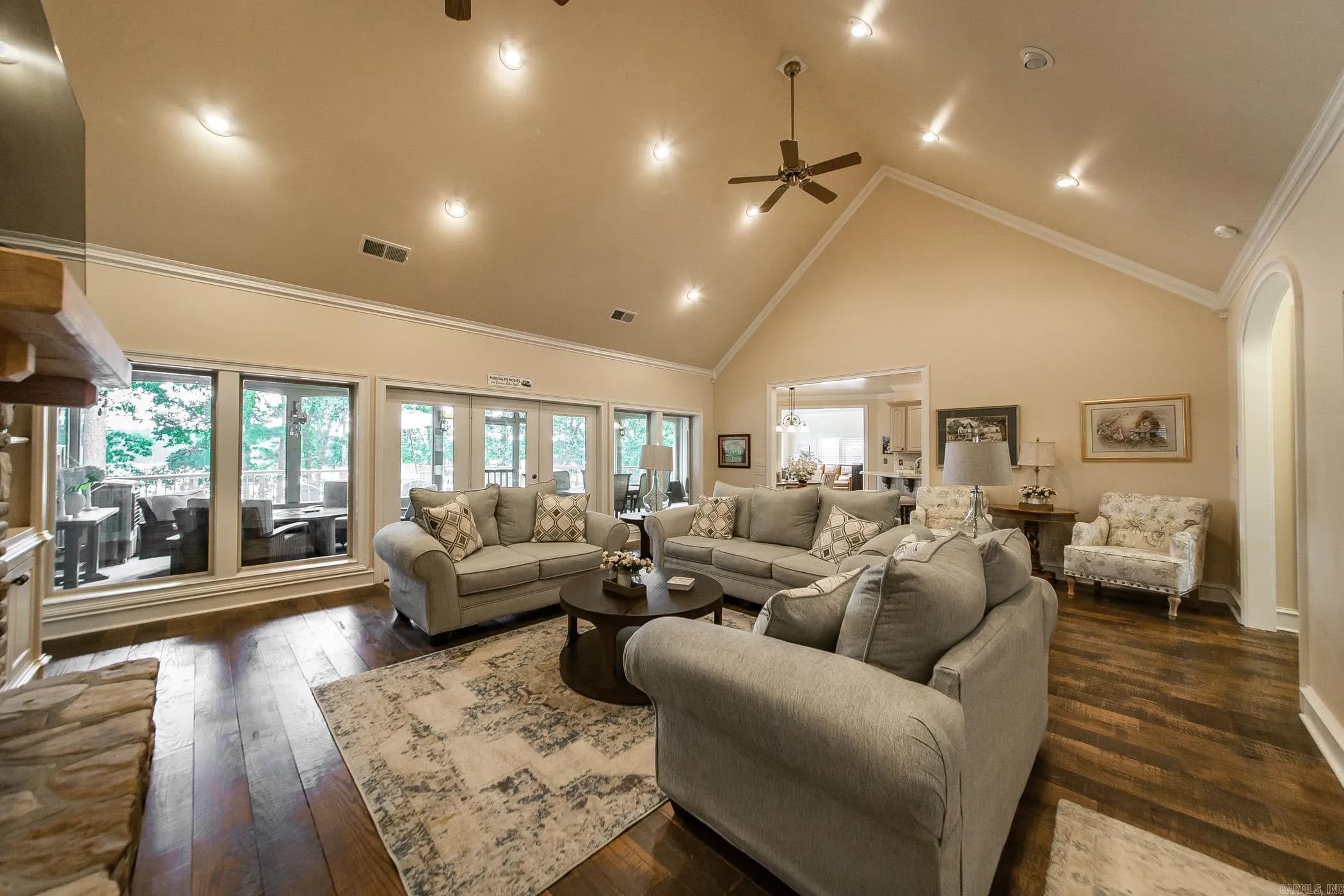 Property at 449  Grand isle - Image 7