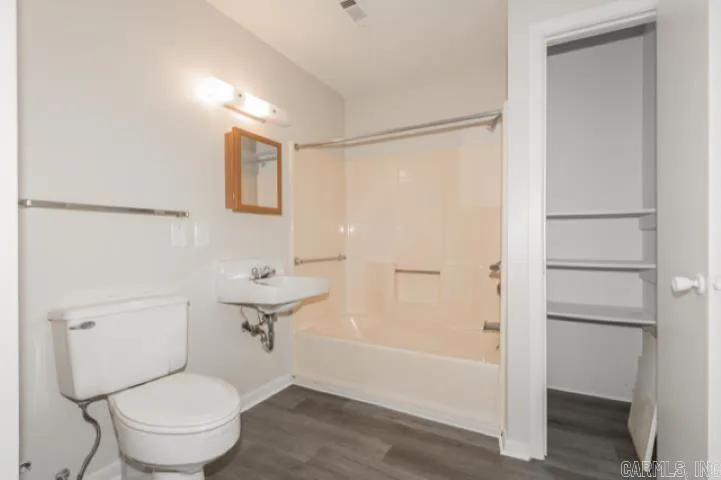 Property at 1100  Brookside, 57 - Image 12