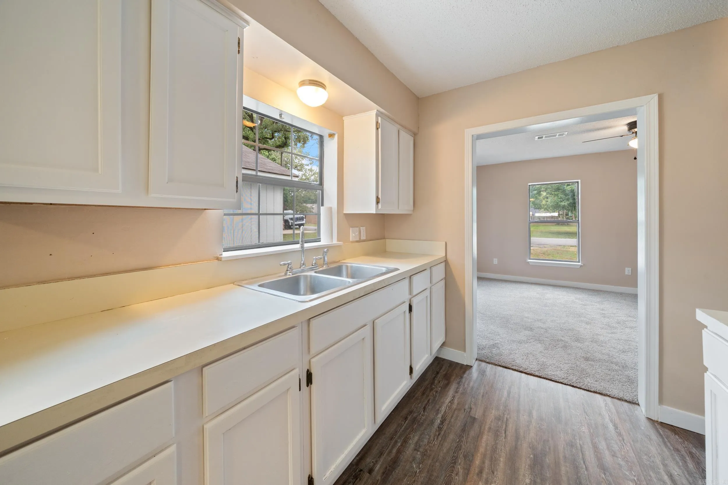 Property at 222 W 8th - Image 5