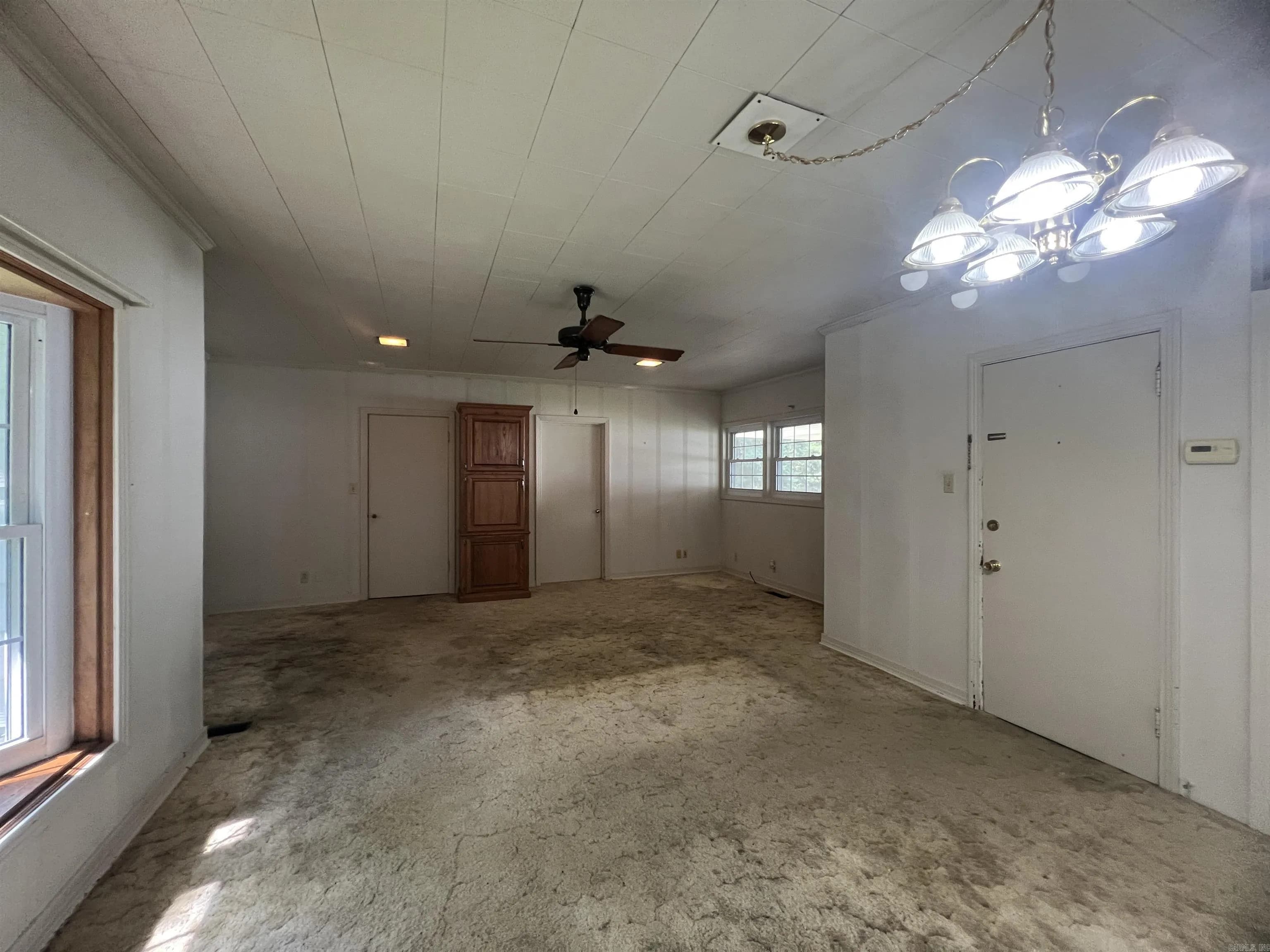 Property at 505 N Holloway - Image 3