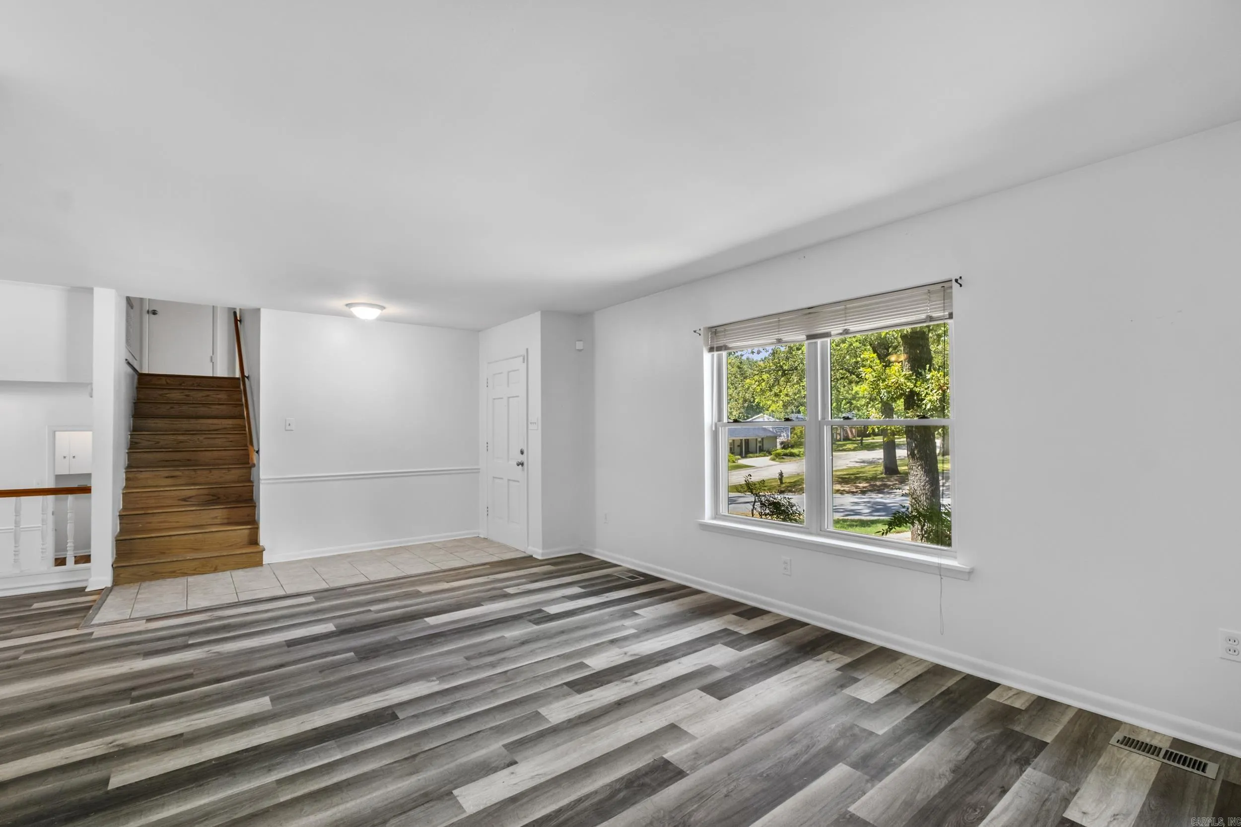 Property at 901  Coulter - Image 7