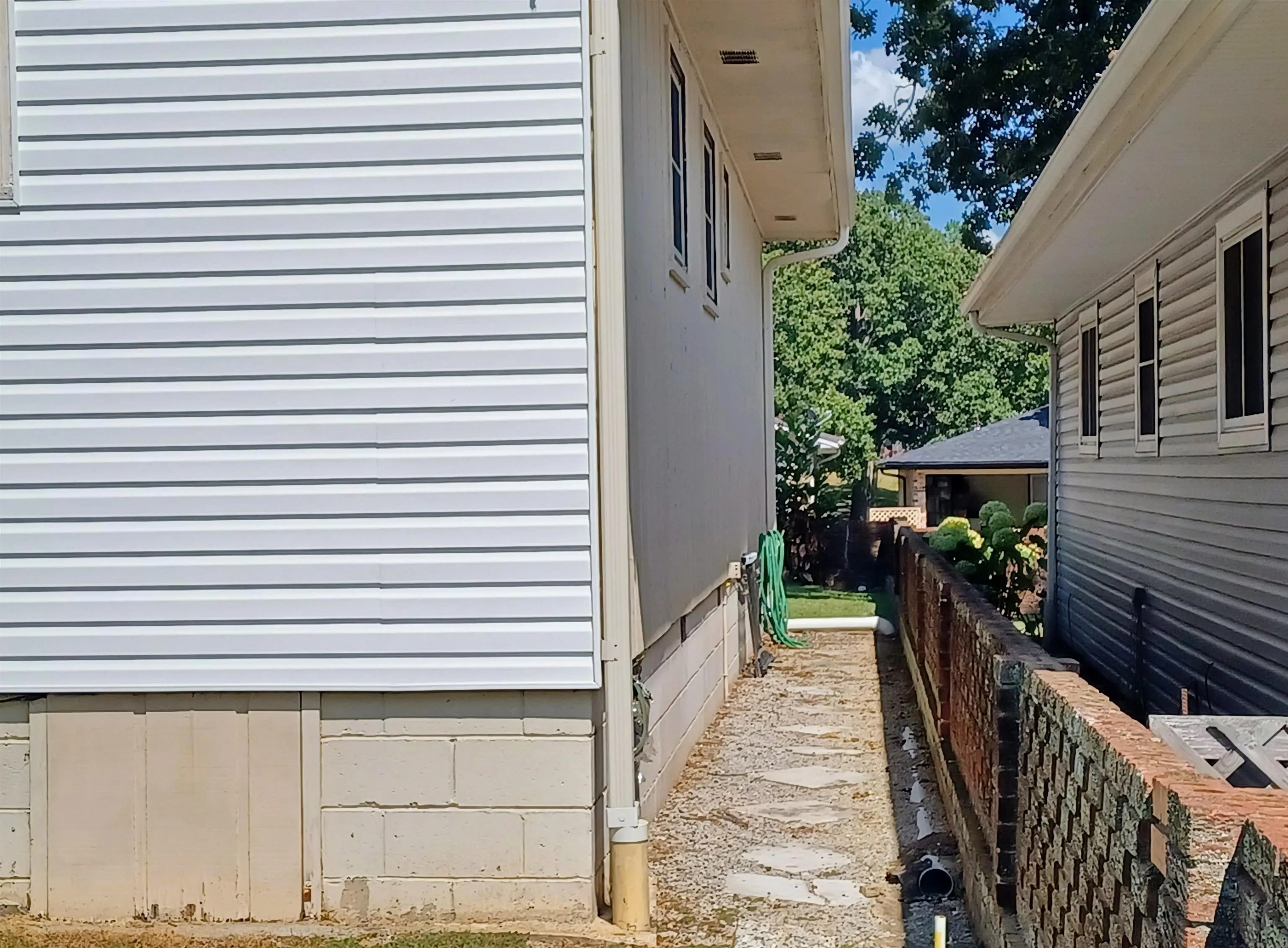 Property at 309  Parliament - Image 19