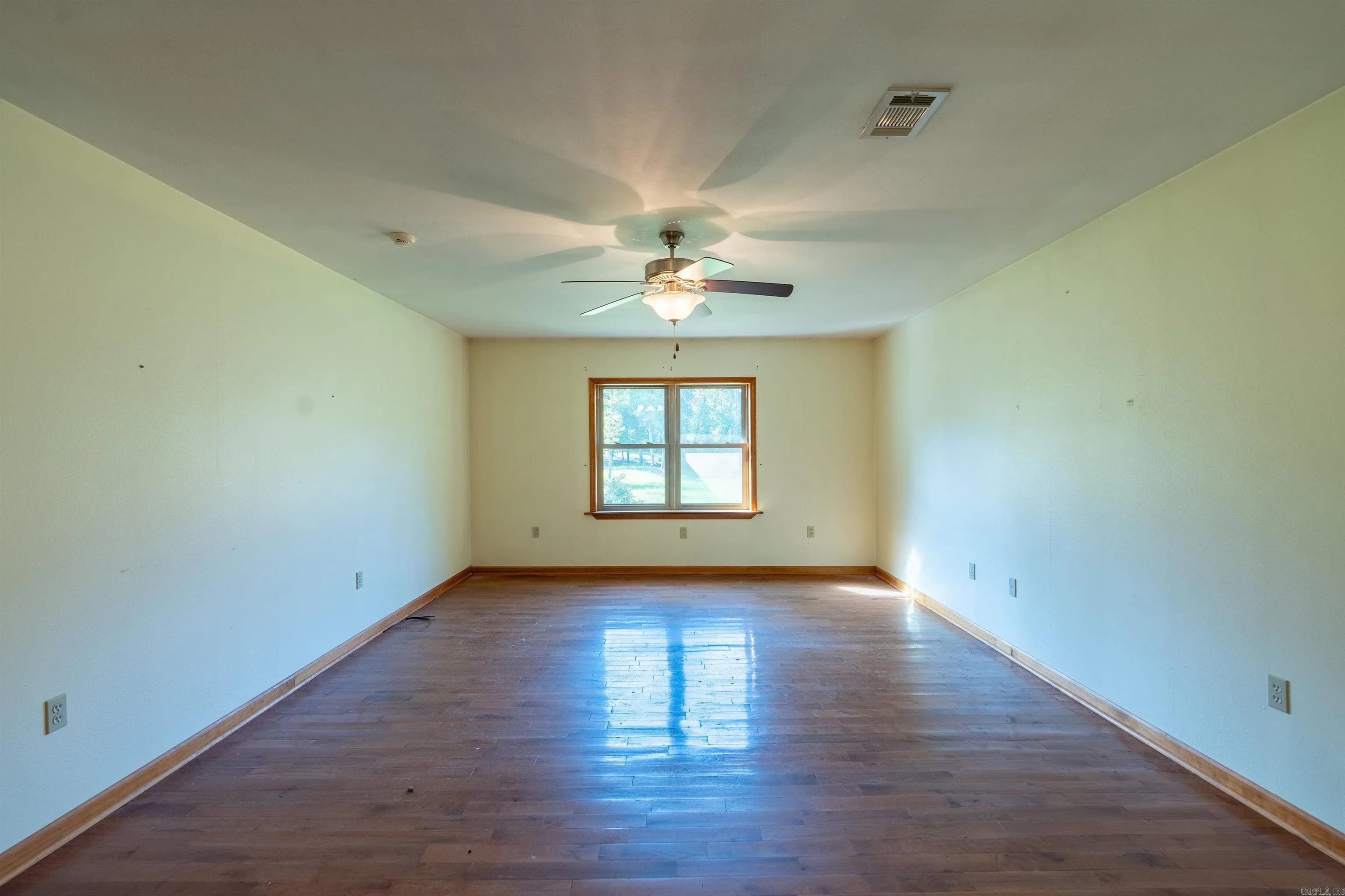 Property at 544  Wildflower - Image 9
