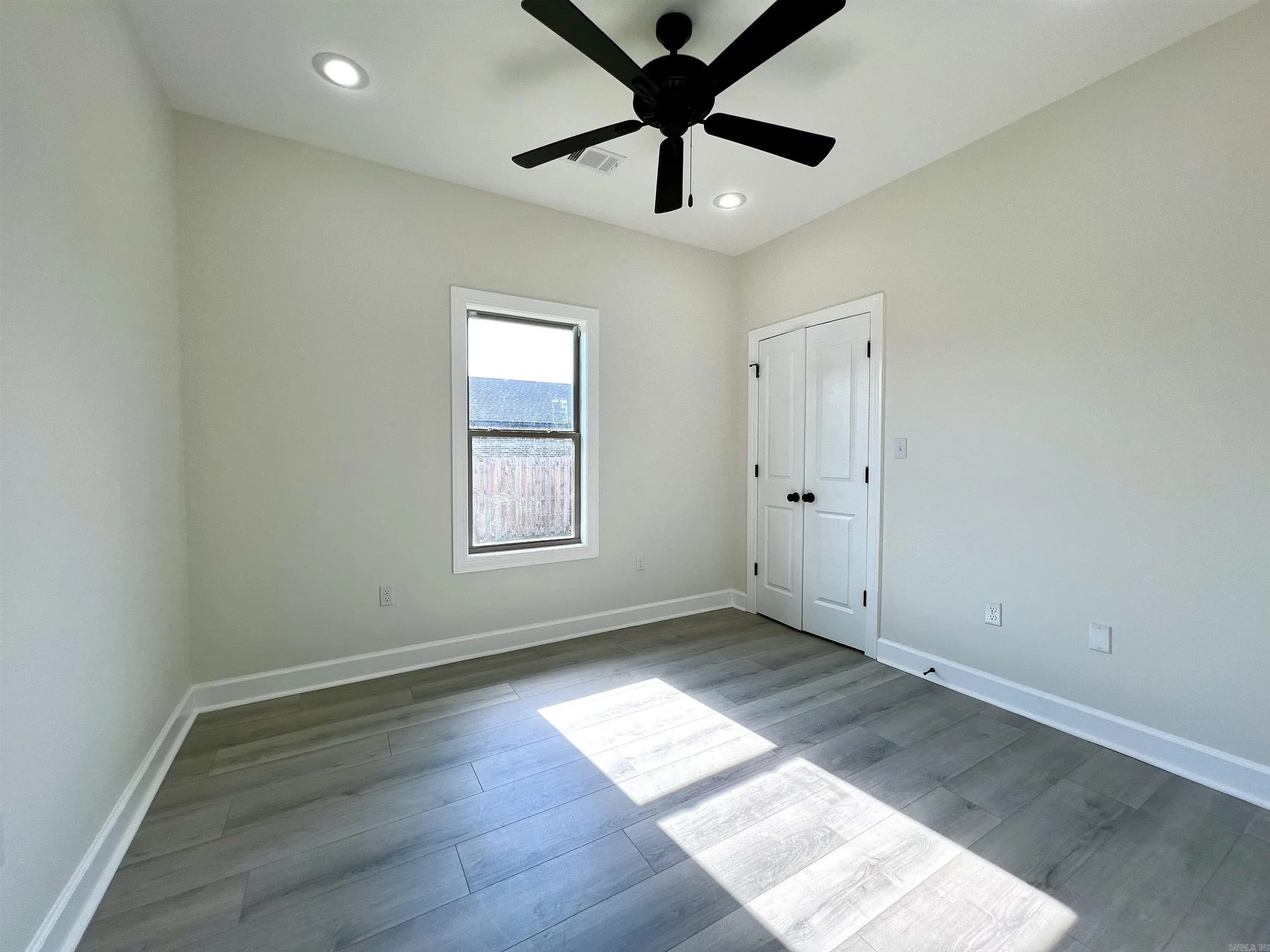 Property at 1241  Stella - Image 19