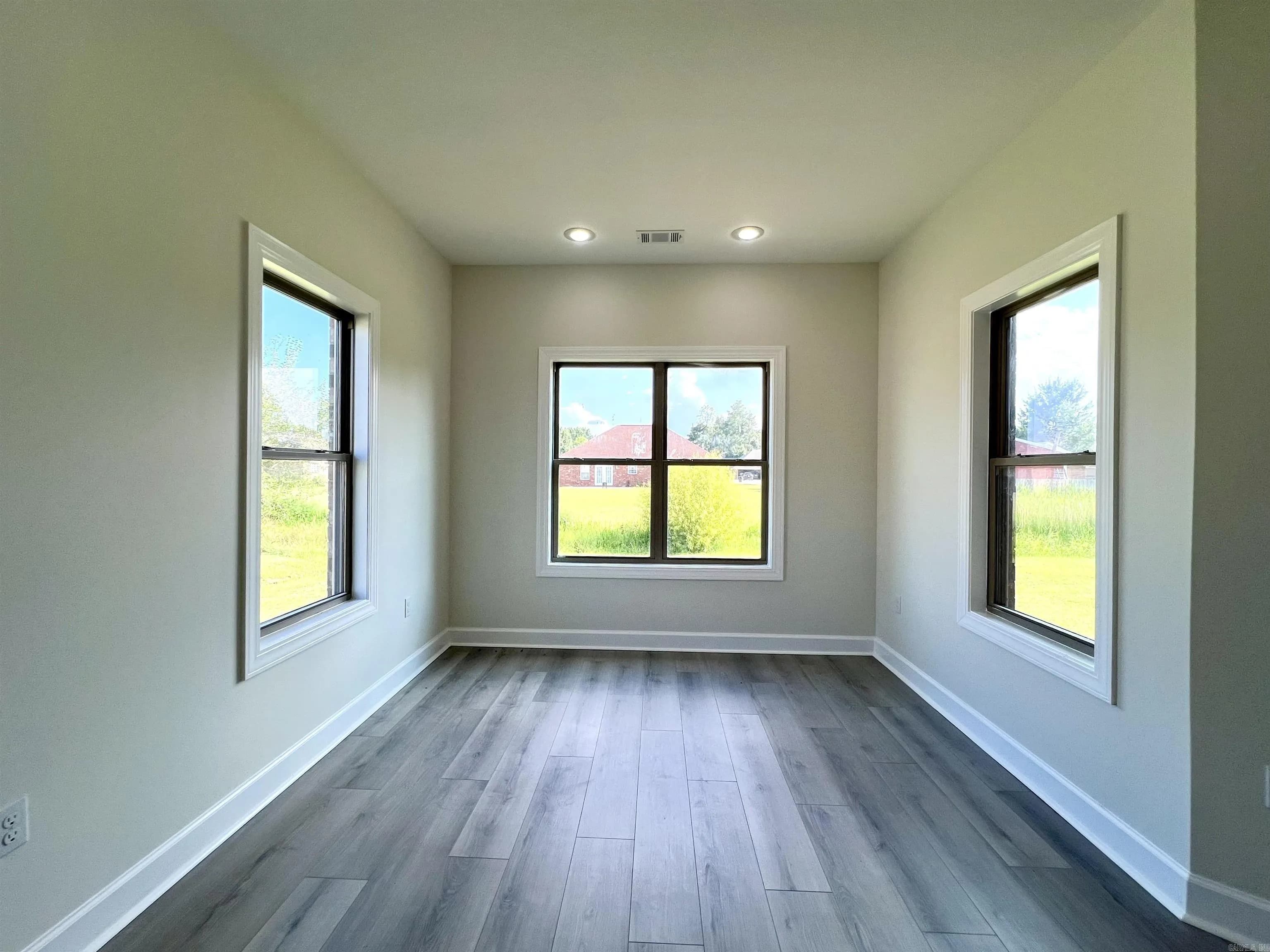 Property at 1241  Stella - Image 11
