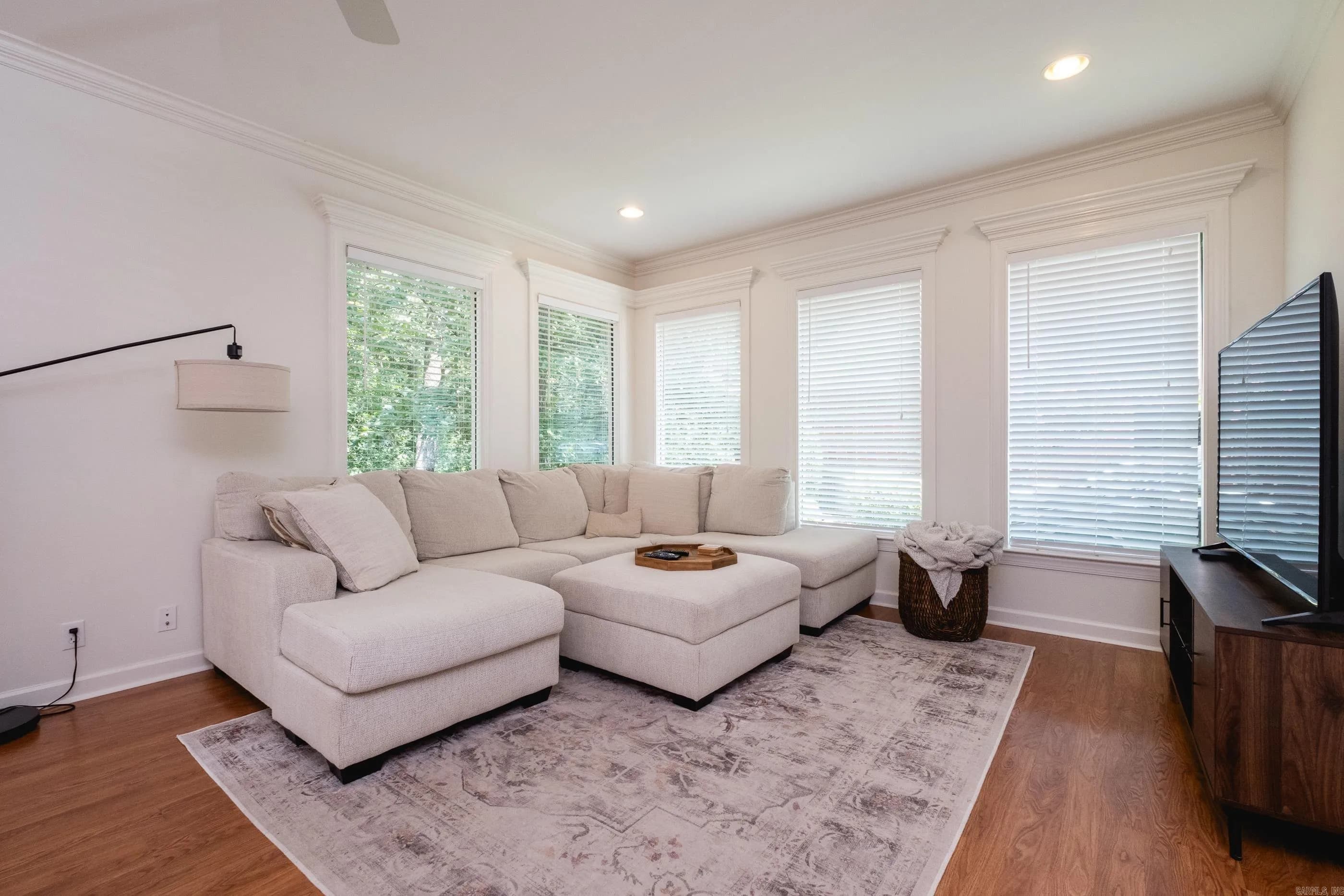 Property at 7  Aberdeen - Image 25