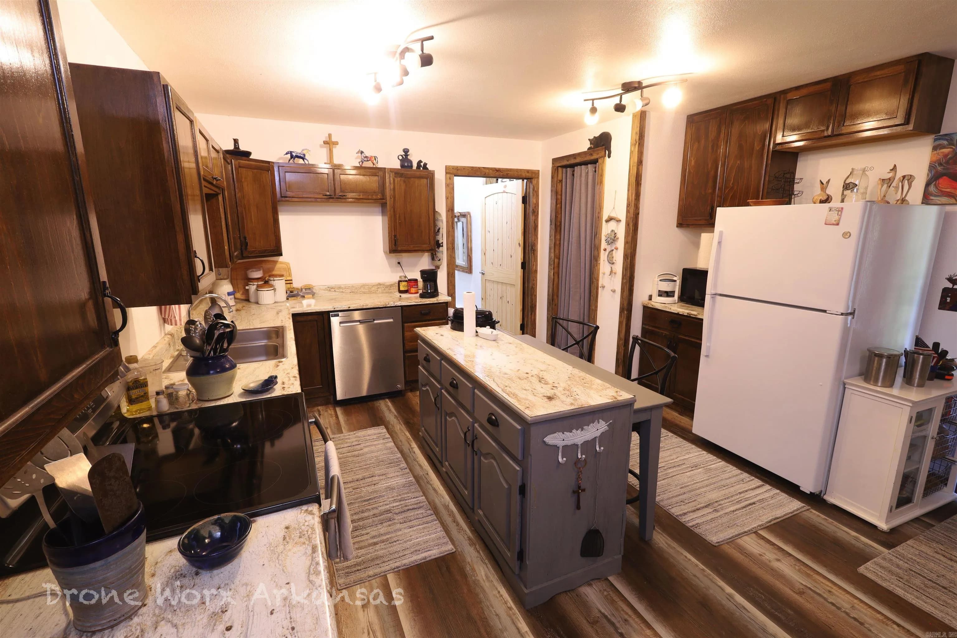 Property at 358  Dawn light - Image 27