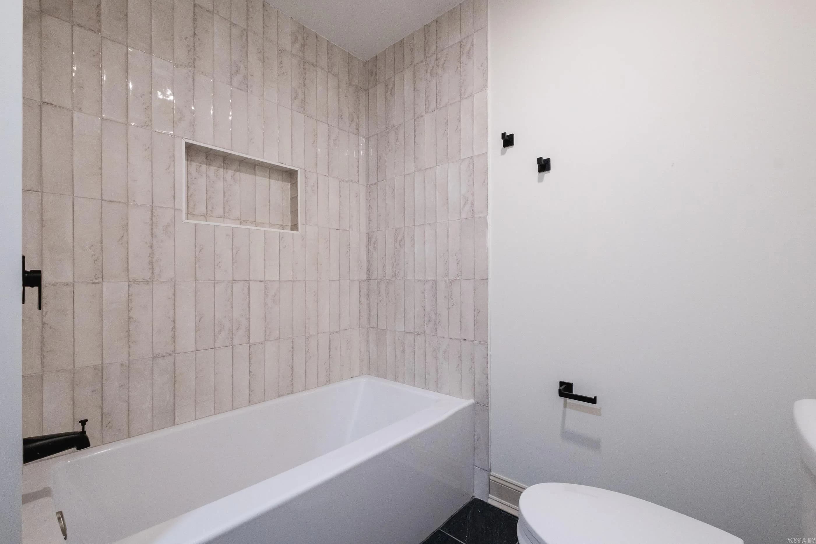 Property at 212 N Jackson - Image 30