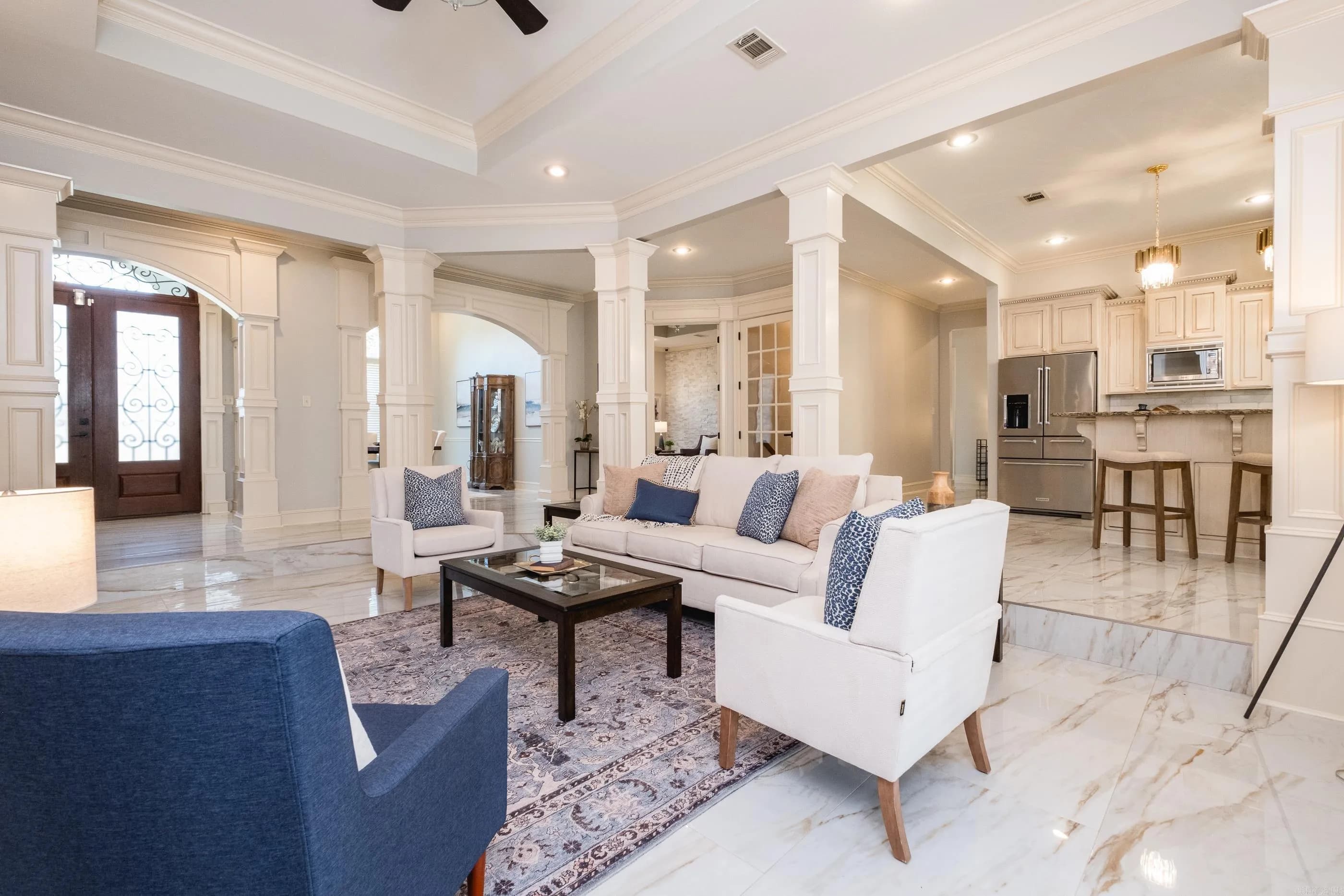 Property at 211  Sezanne - Image 10