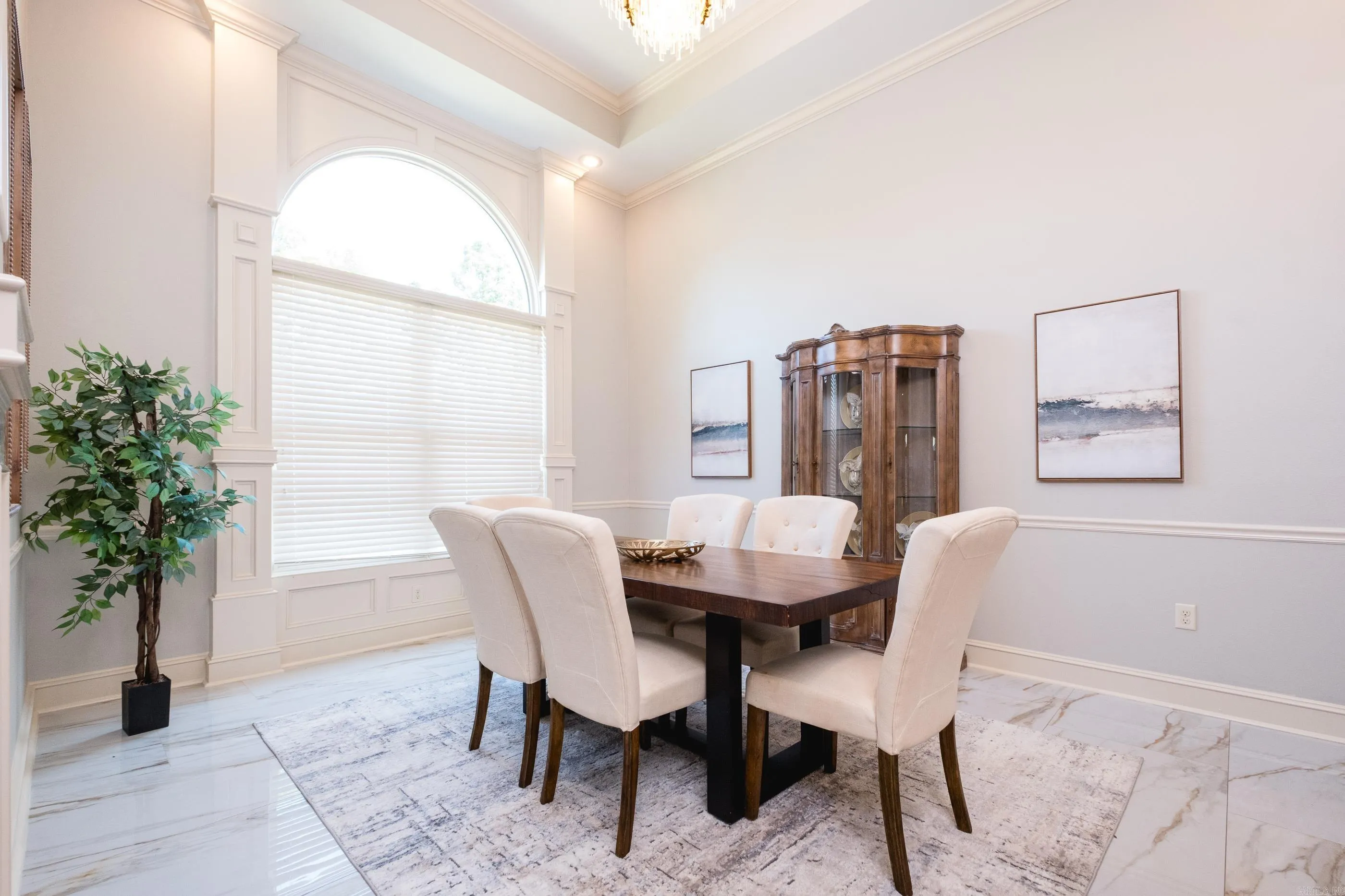 Property at 211  Sezanne - Image 4