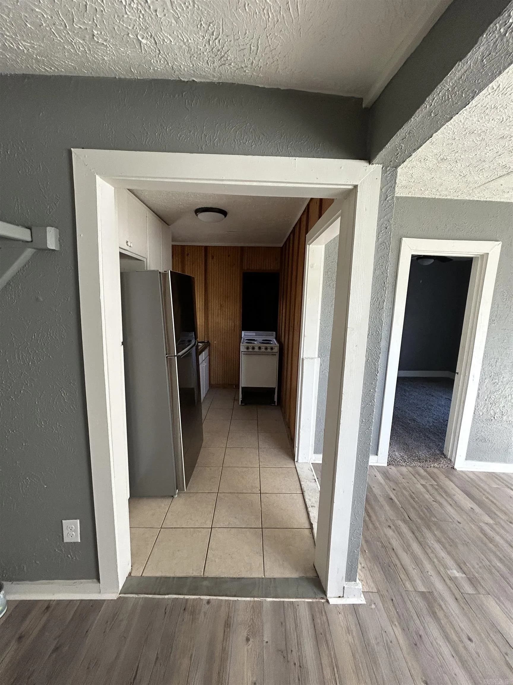 Property at 407  Henry    unit 5 - Image 4