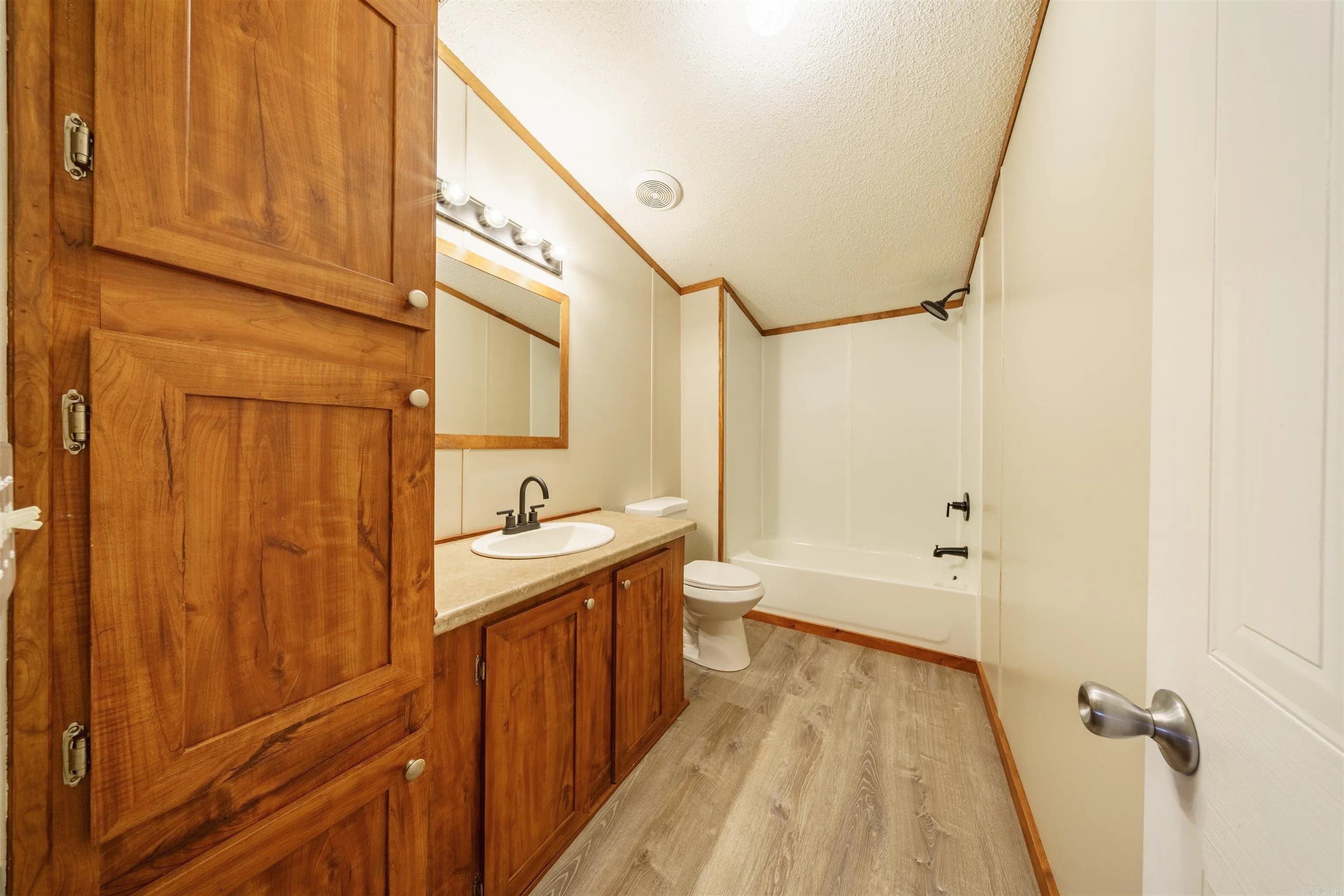 Property at 1046  Grange rd - Image 18