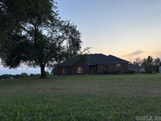 Property at 34  Noble - Image 16