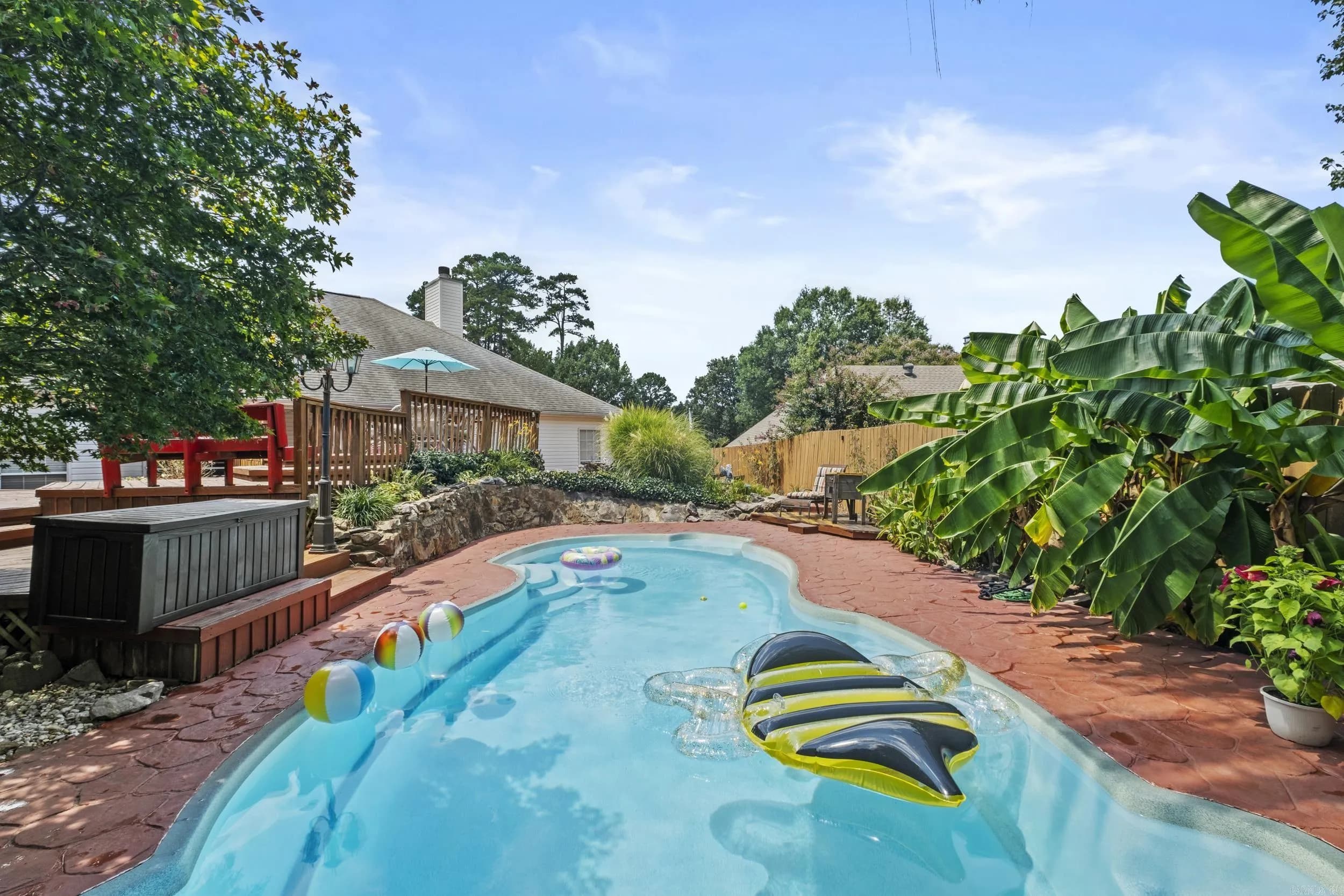 Property at 19  Montvale - Image 33