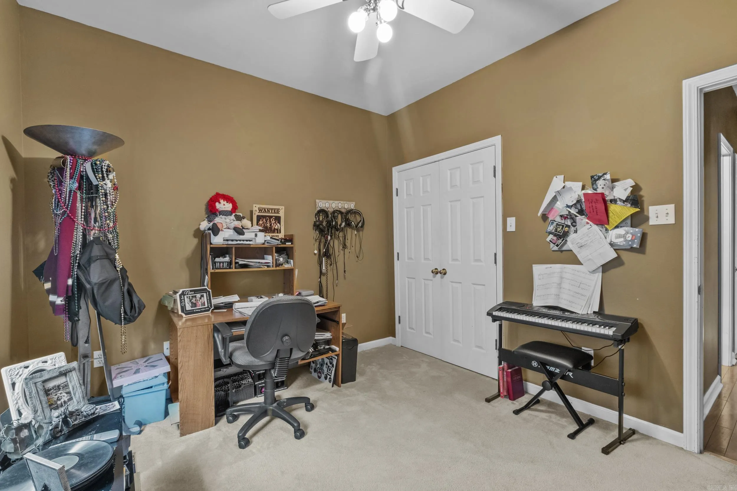 Property at 19  Montvale - Image 23