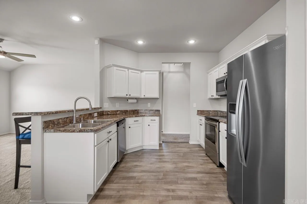 Property at 3341  Wilshire - Image 27
