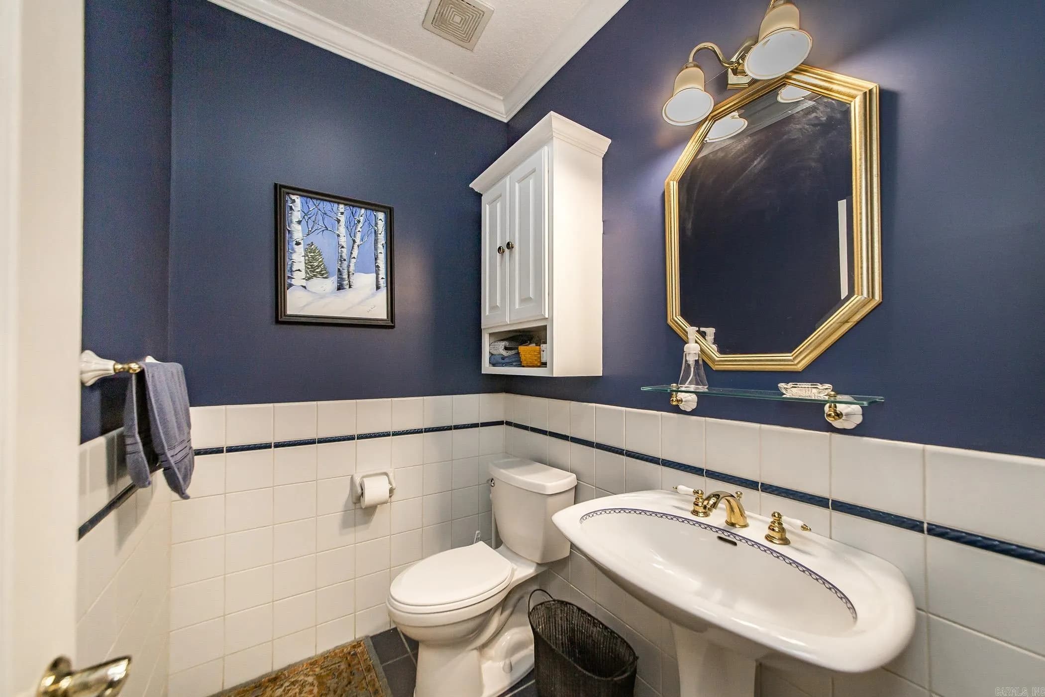 Property at 103  Crest - Image 36