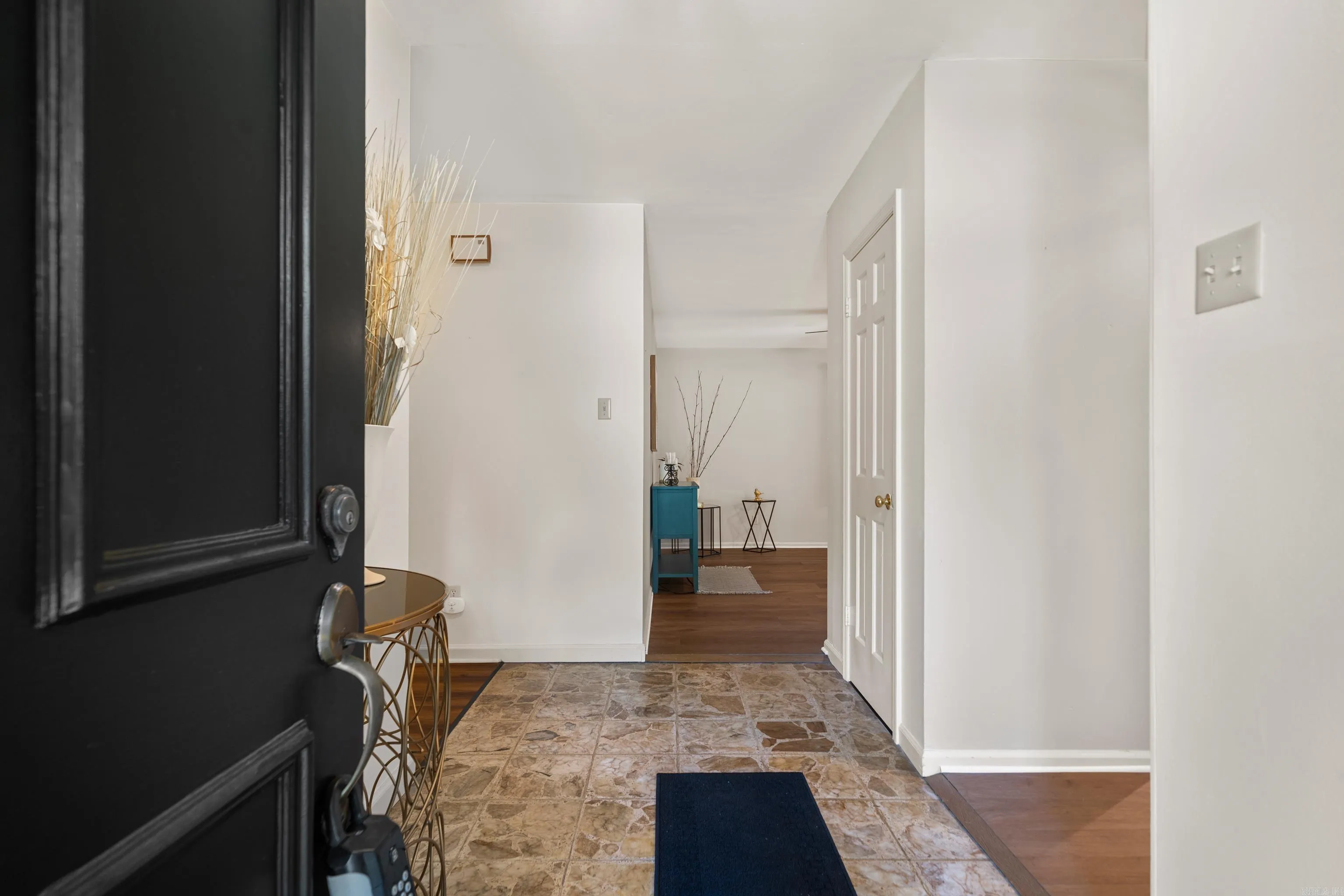 Property at 206  Shawnee - Image 2