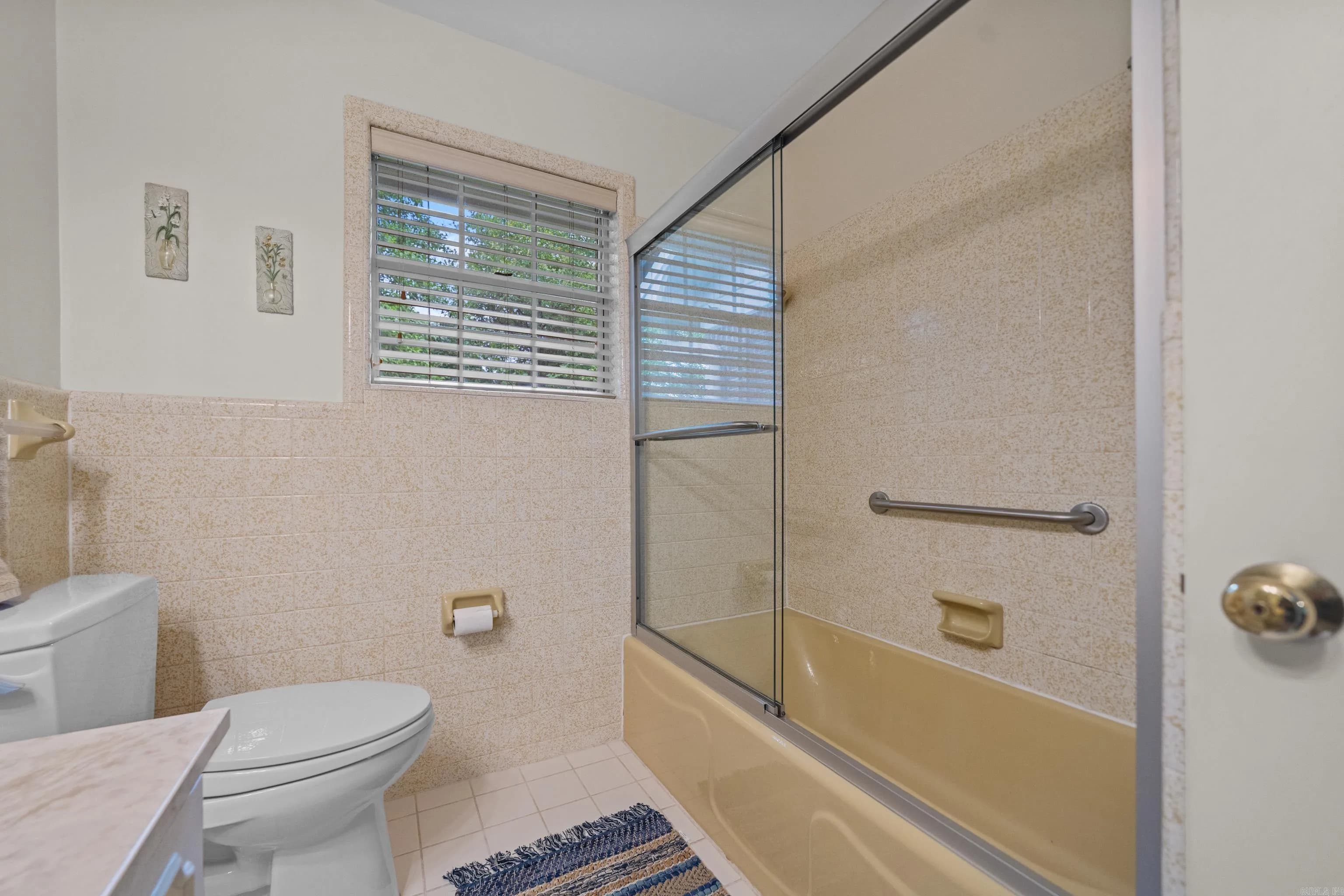Property at 206  Shawnee - Image 25