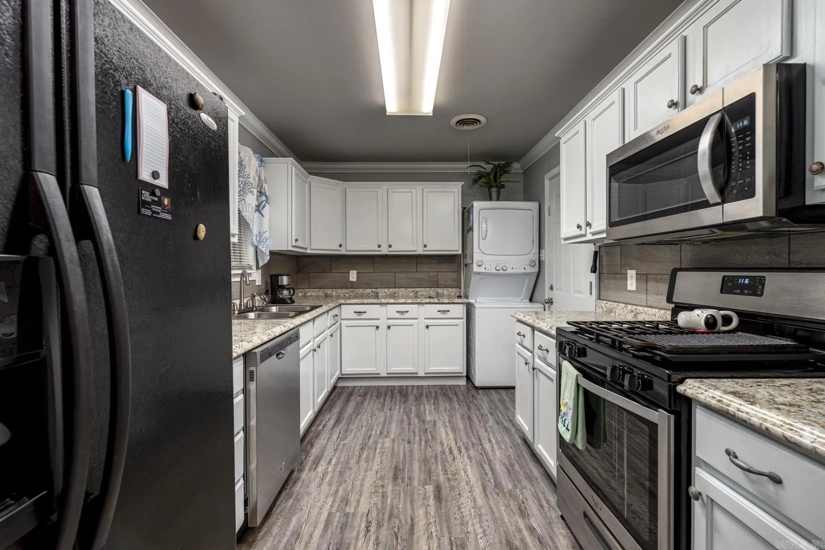 Property at 2215  Lee - Image 13