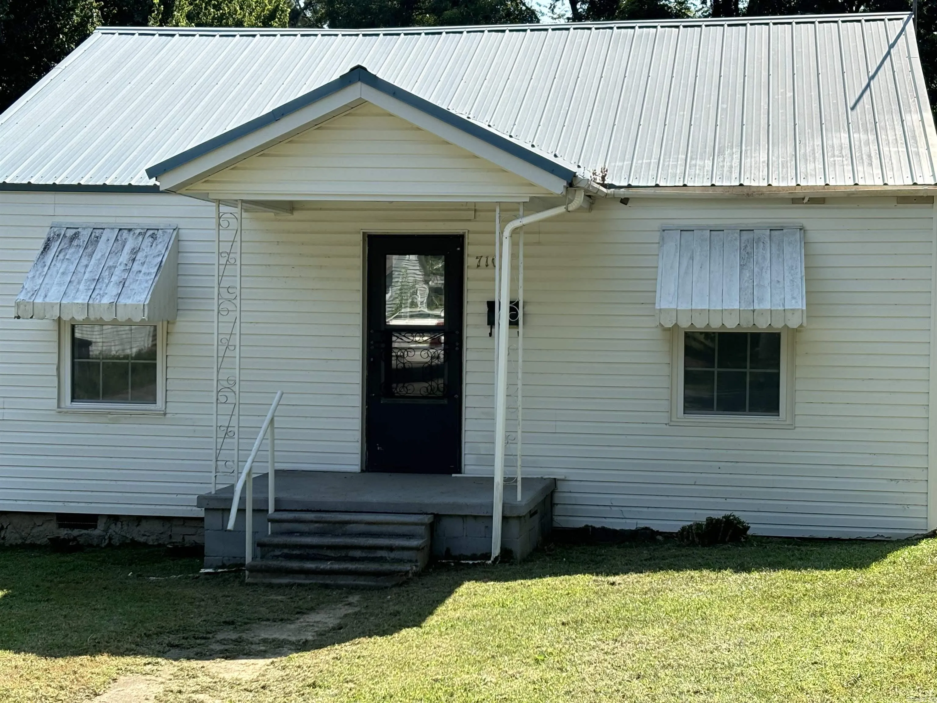 Property at 710  N sowell - Image 1