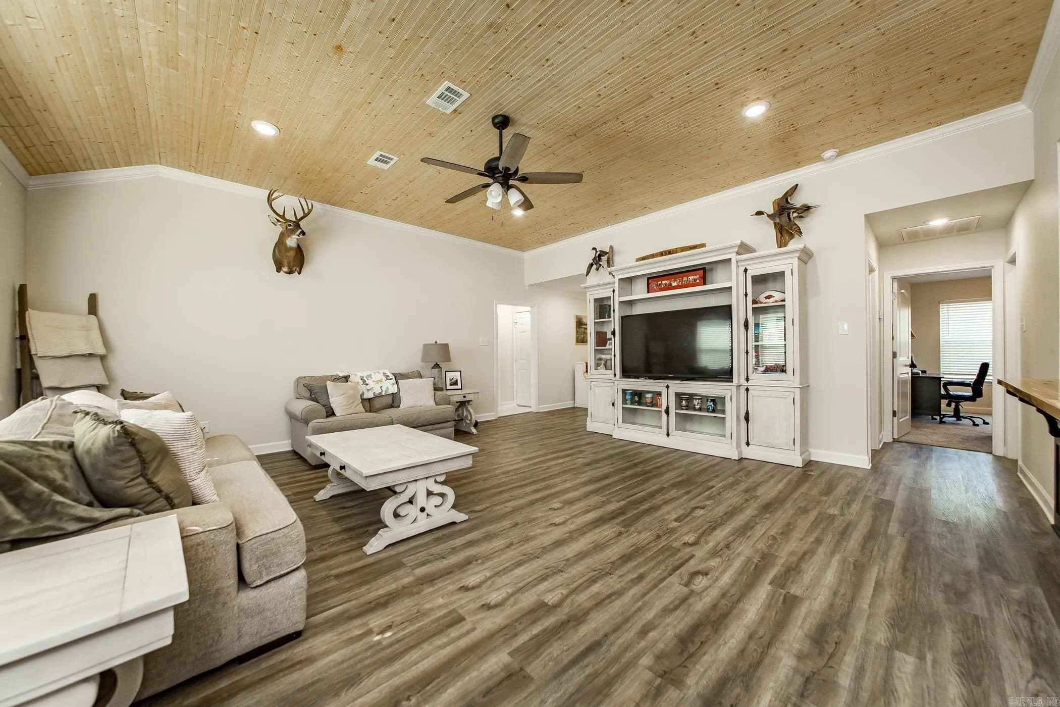 Property at 47  Birchwood - Image 19
