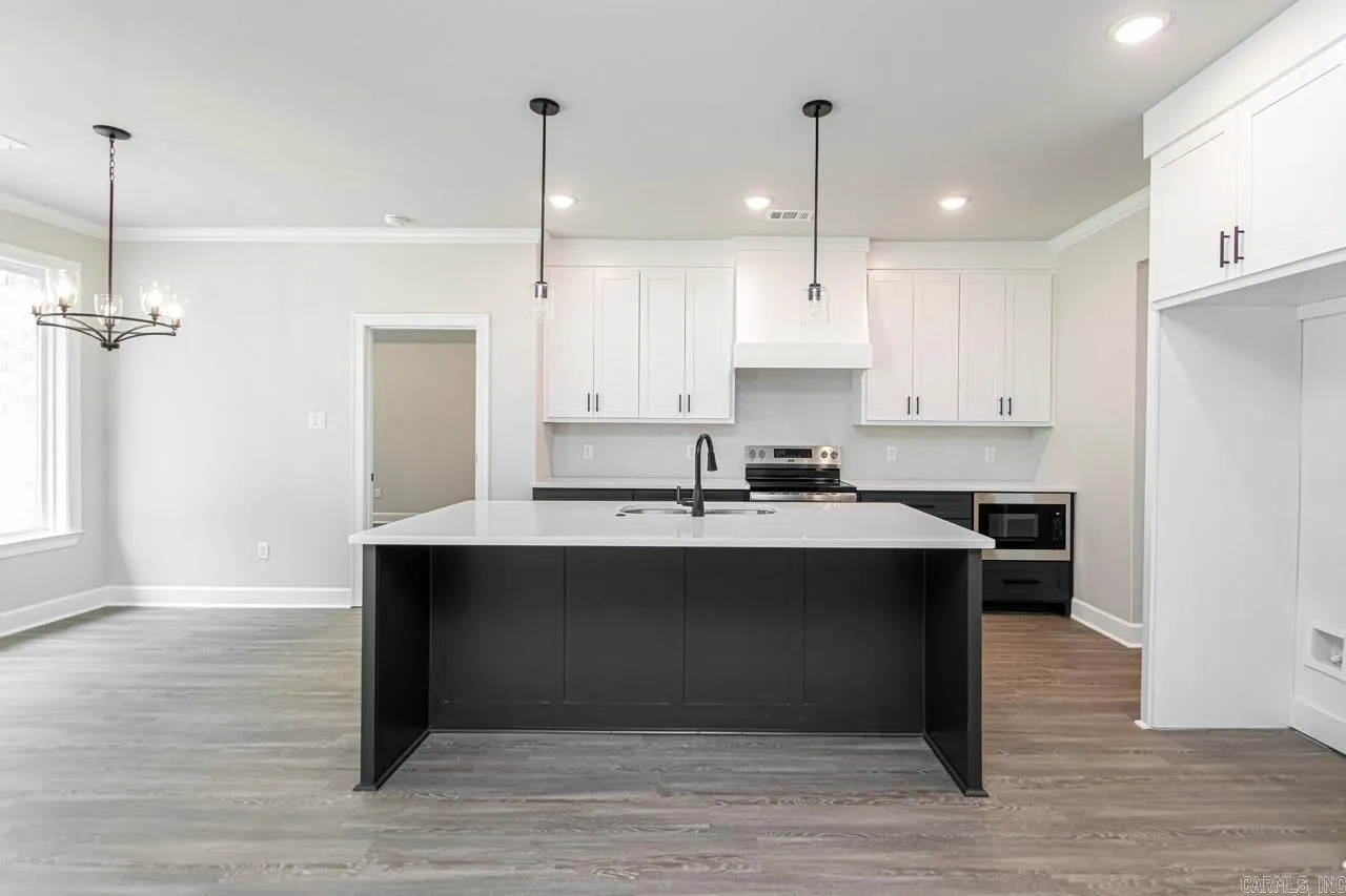 Property at 5017  Springwood - Image 10