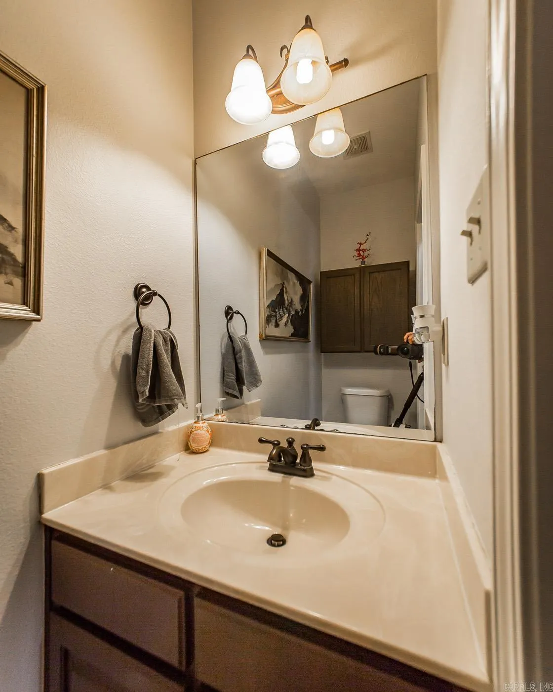 Property at 3200  Overcup - Image 23