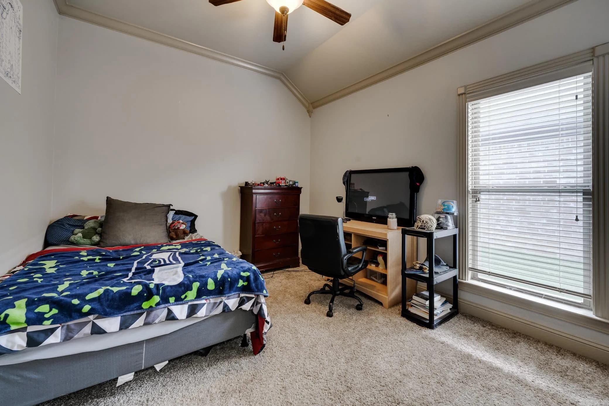 Property at 117  Chambery - Image 13