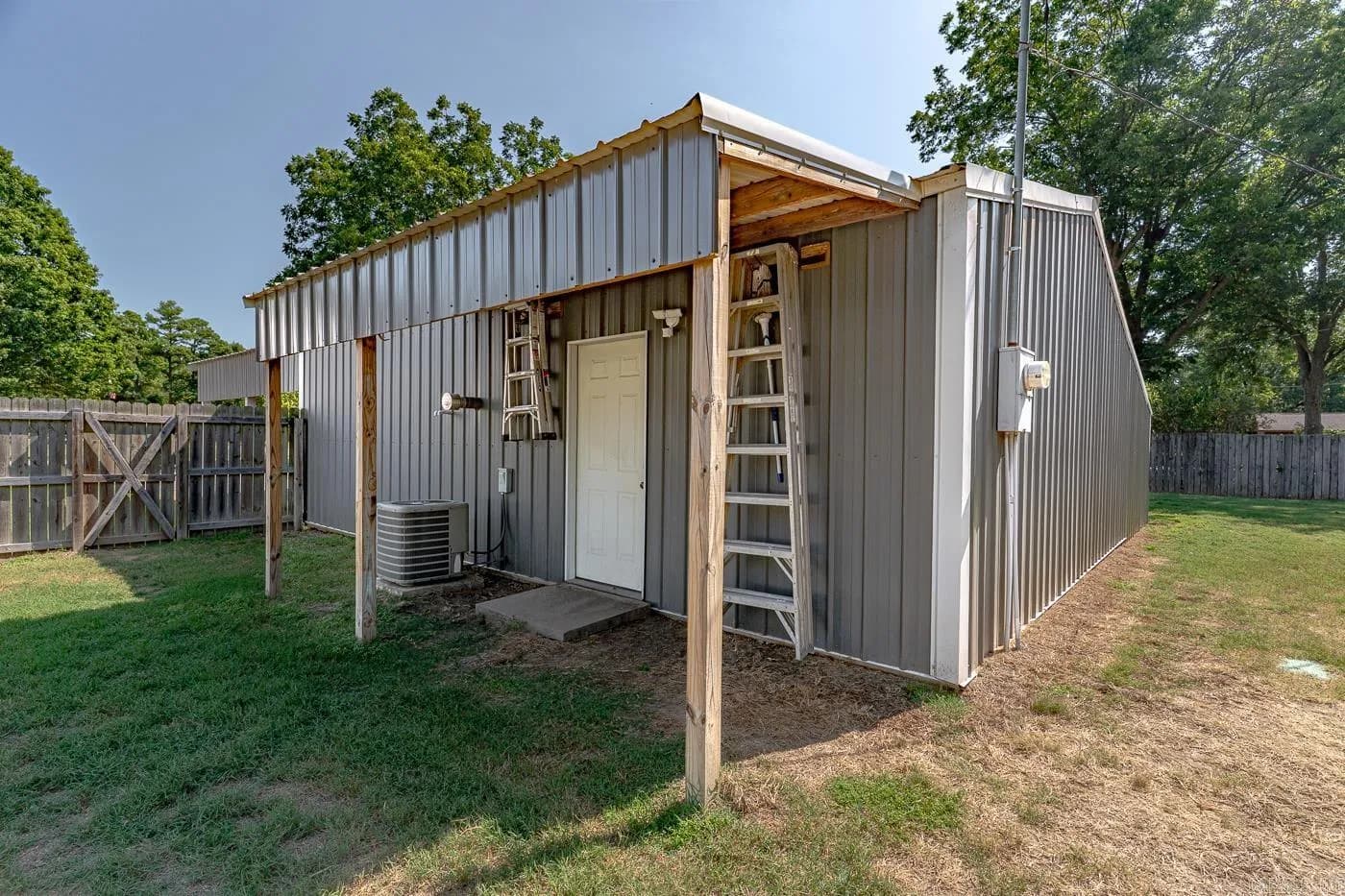 Property at 907  Nash - Image 43