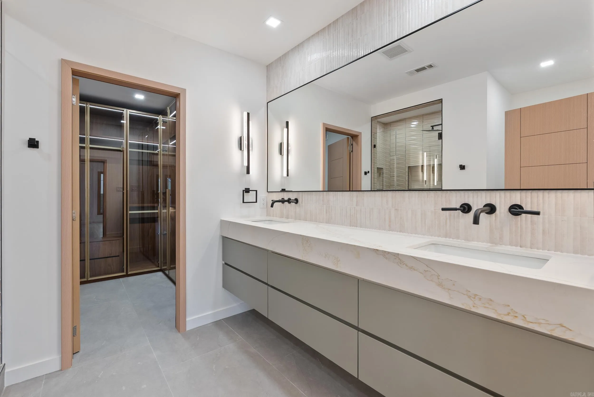 Property at 518 E 18th - Image 23