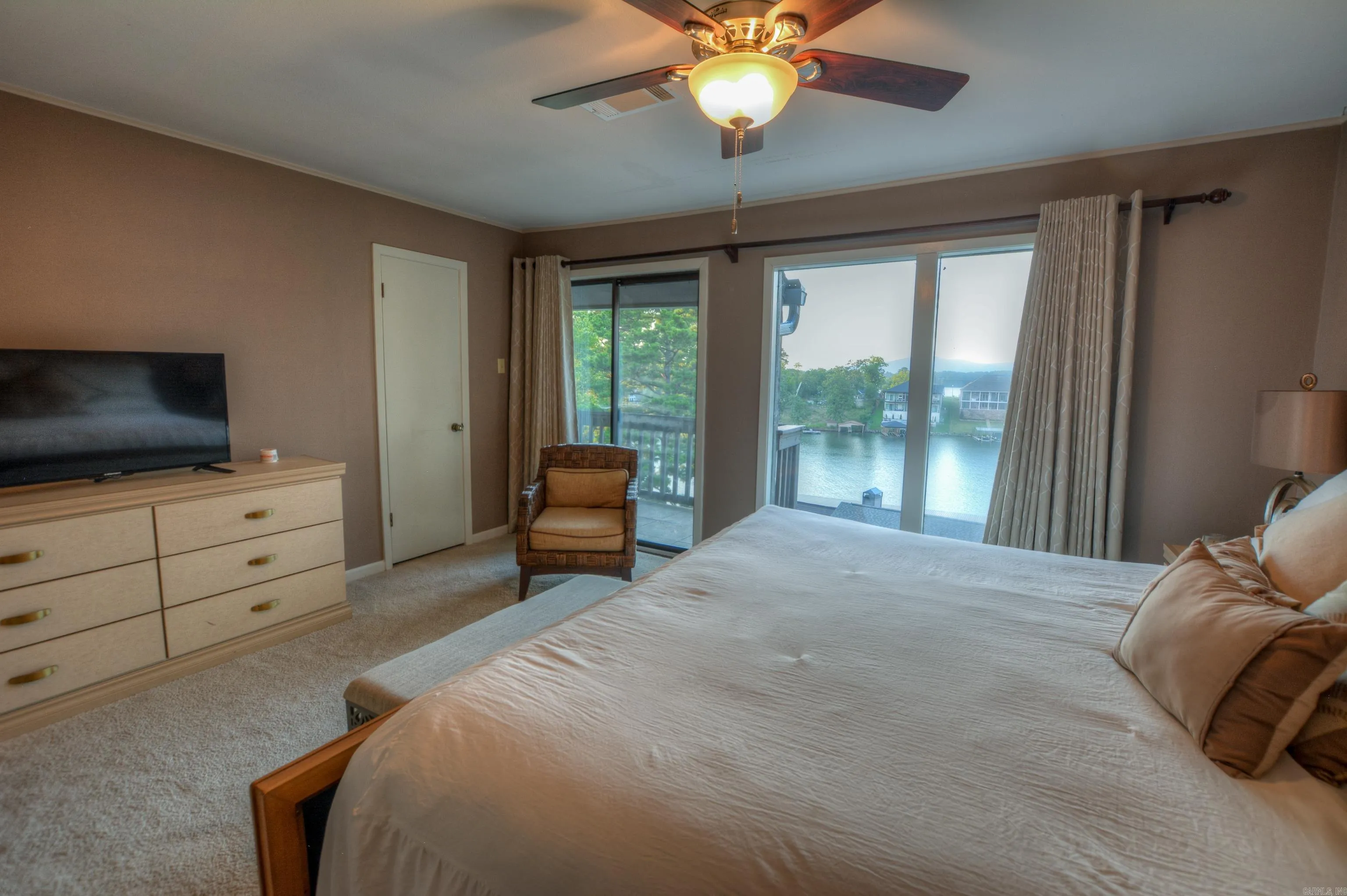 Property at 200  Hamilton oaks, E3 - Image 19