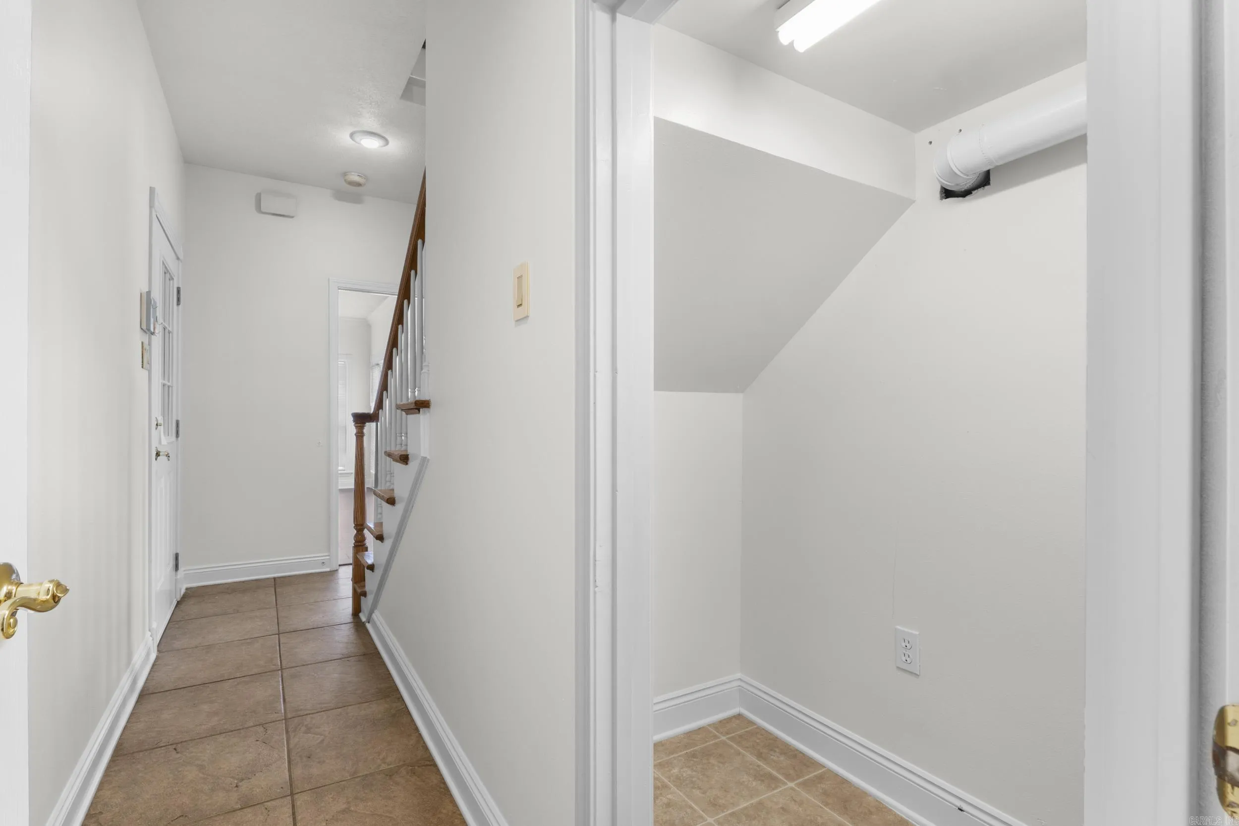 Property at 930  Enderlin - Image 14