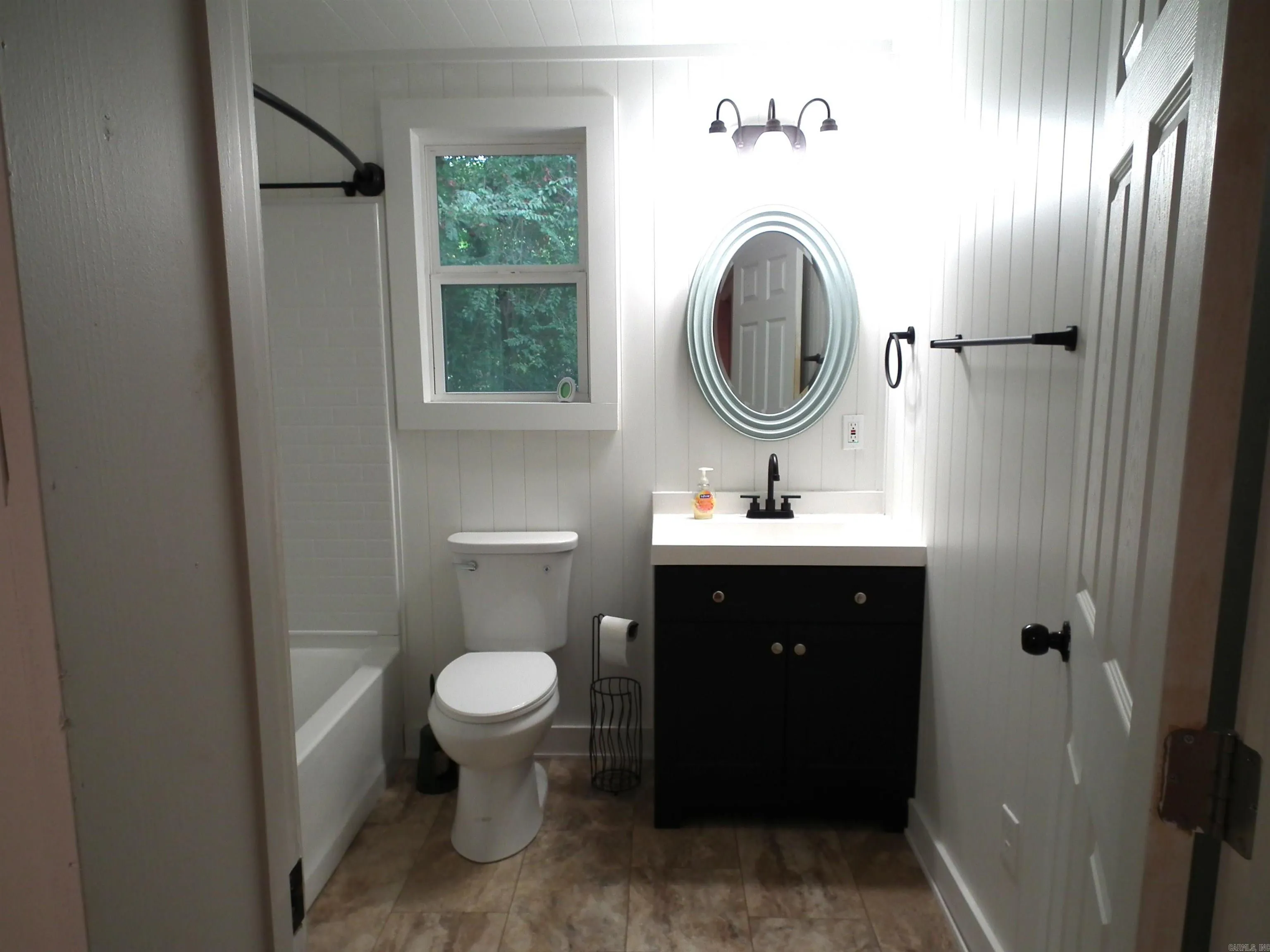 Property at 909  South - Image 12