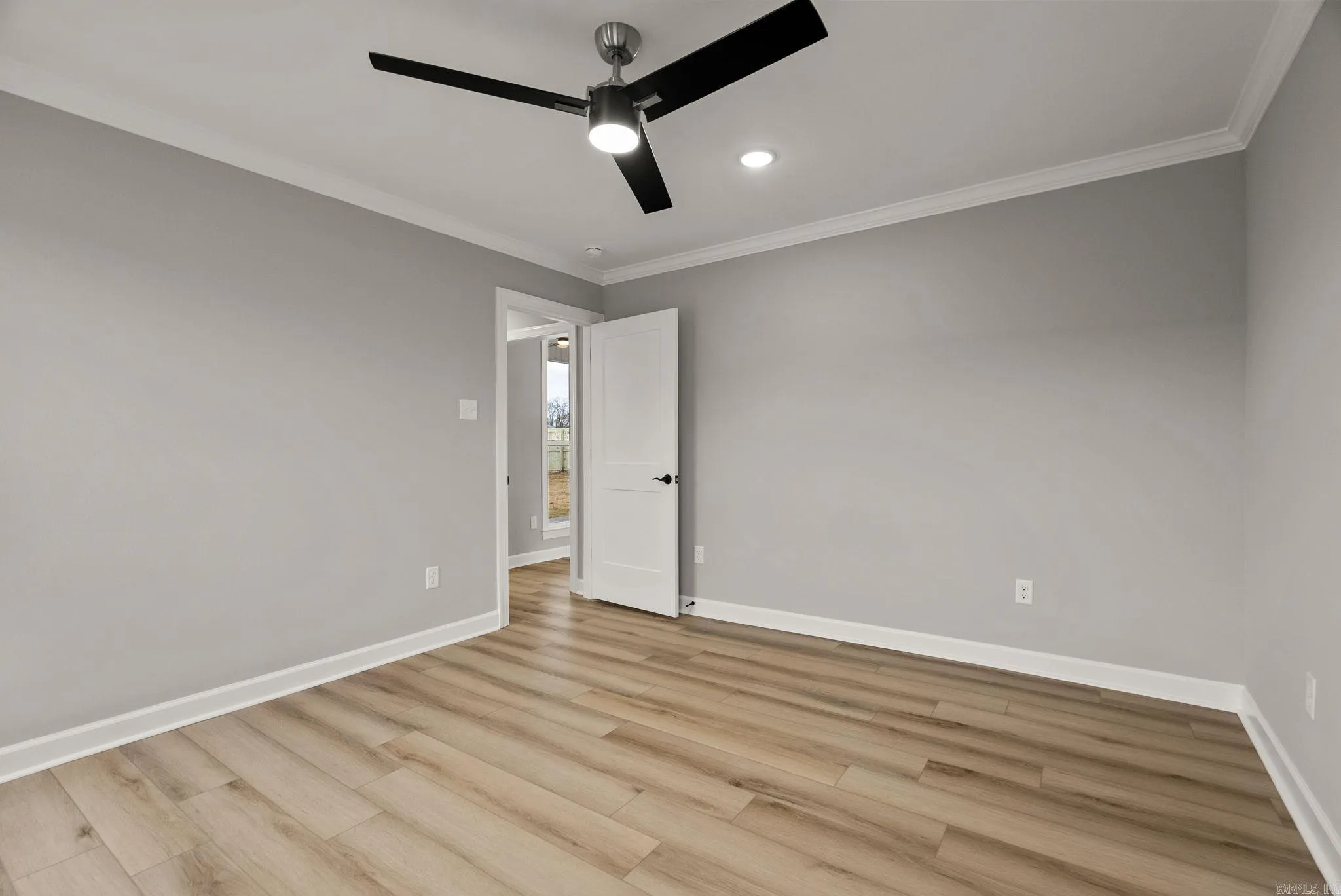 Property at 121  Natural trail - Image 38