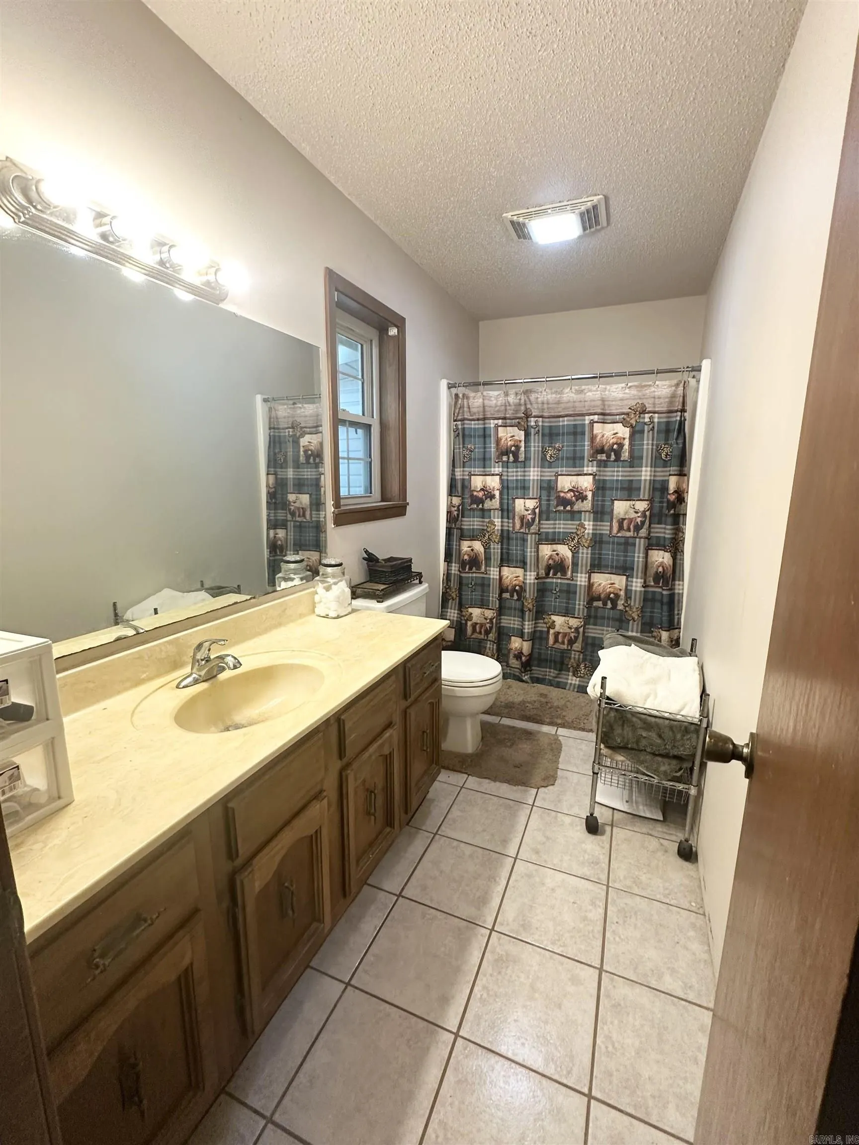 Property at 22  Concord dr. - Image 6