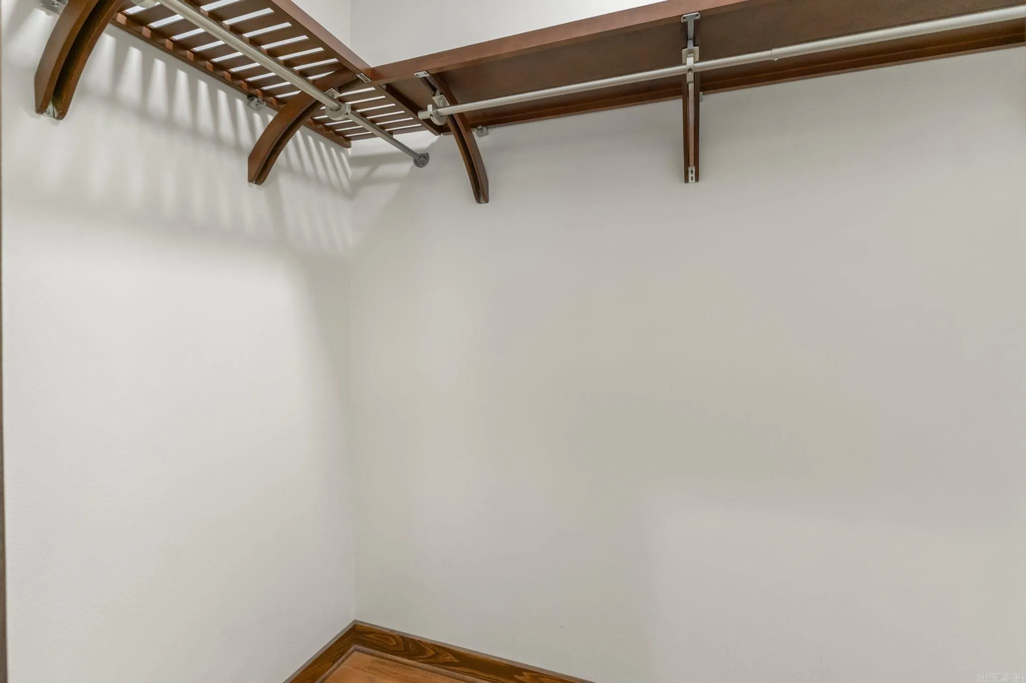 Property at 315 N Summit - Image 33