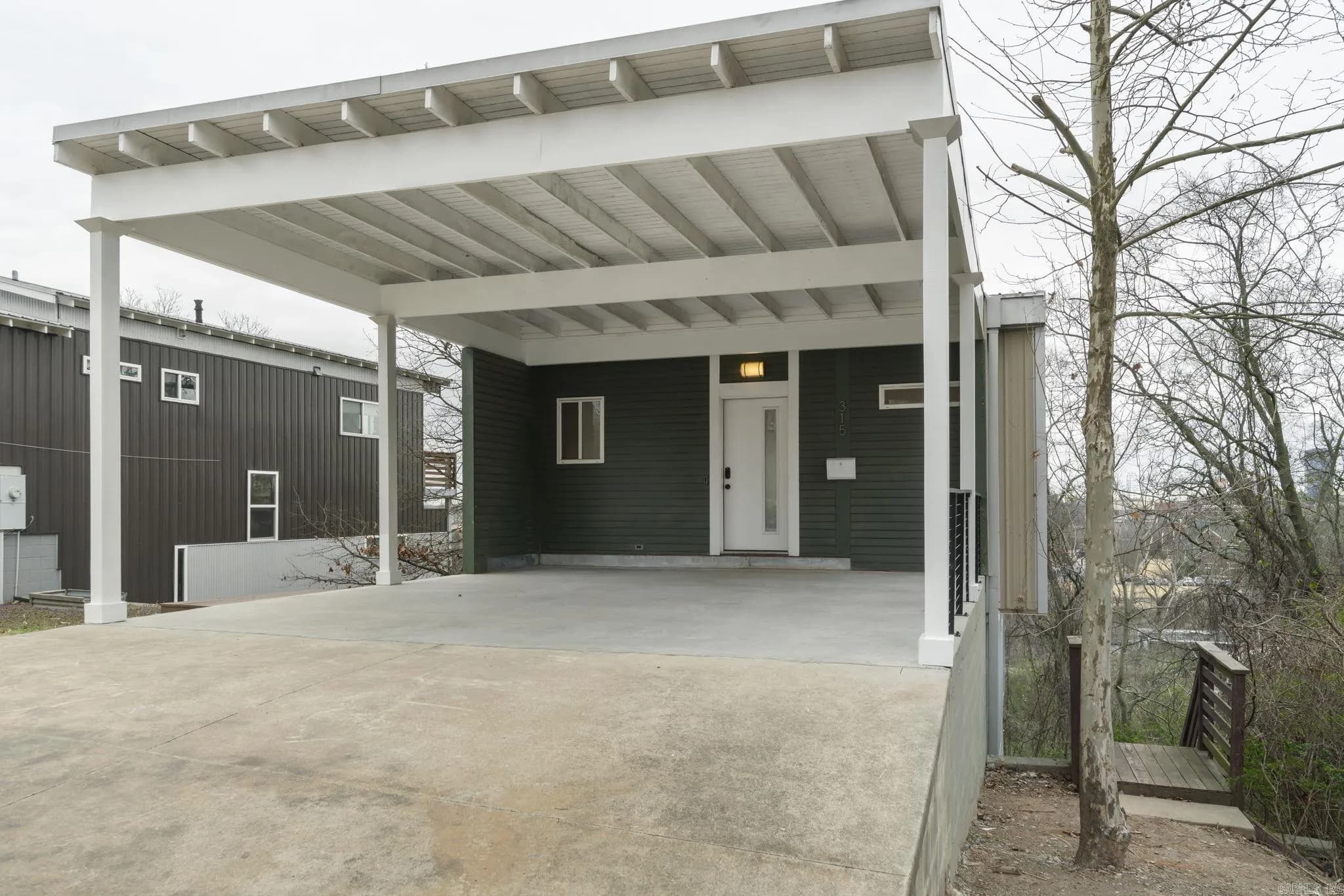 Property at 315 N Summit - Image 3