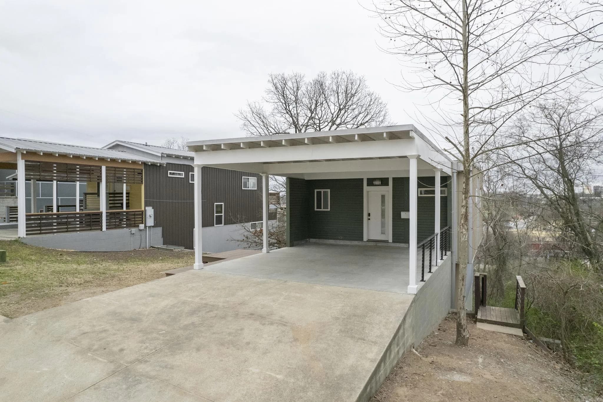 Property at 315 N Summit - Image 6